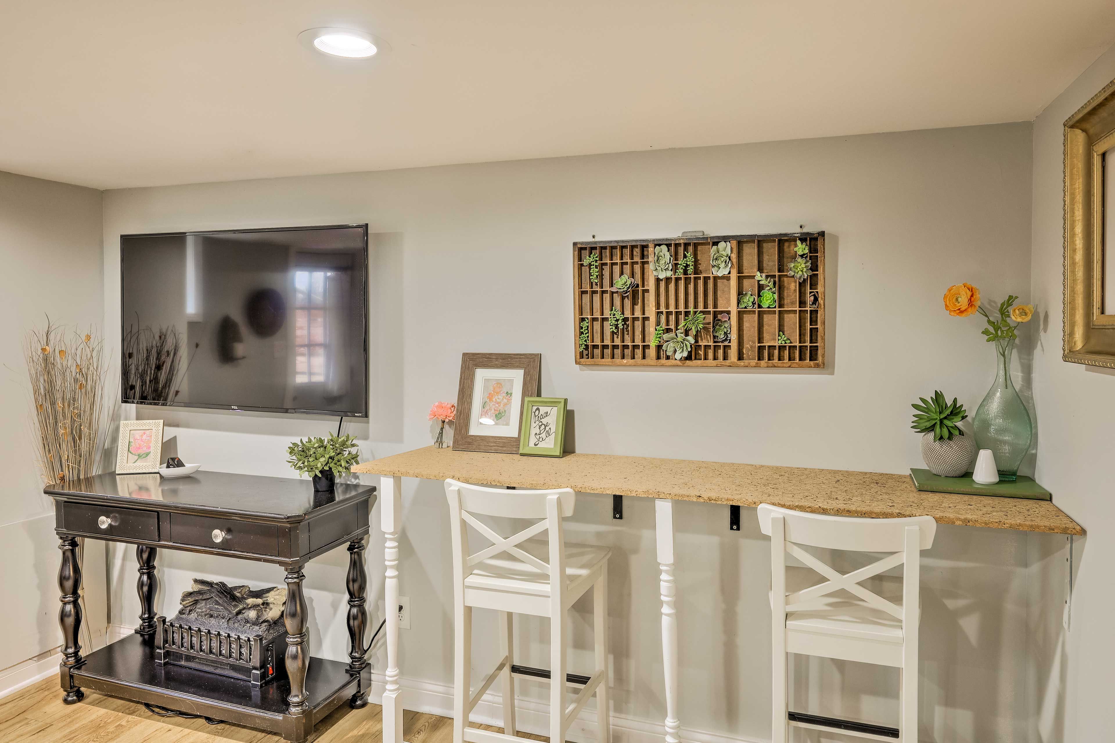 Dining Area | Dishware & Flatware