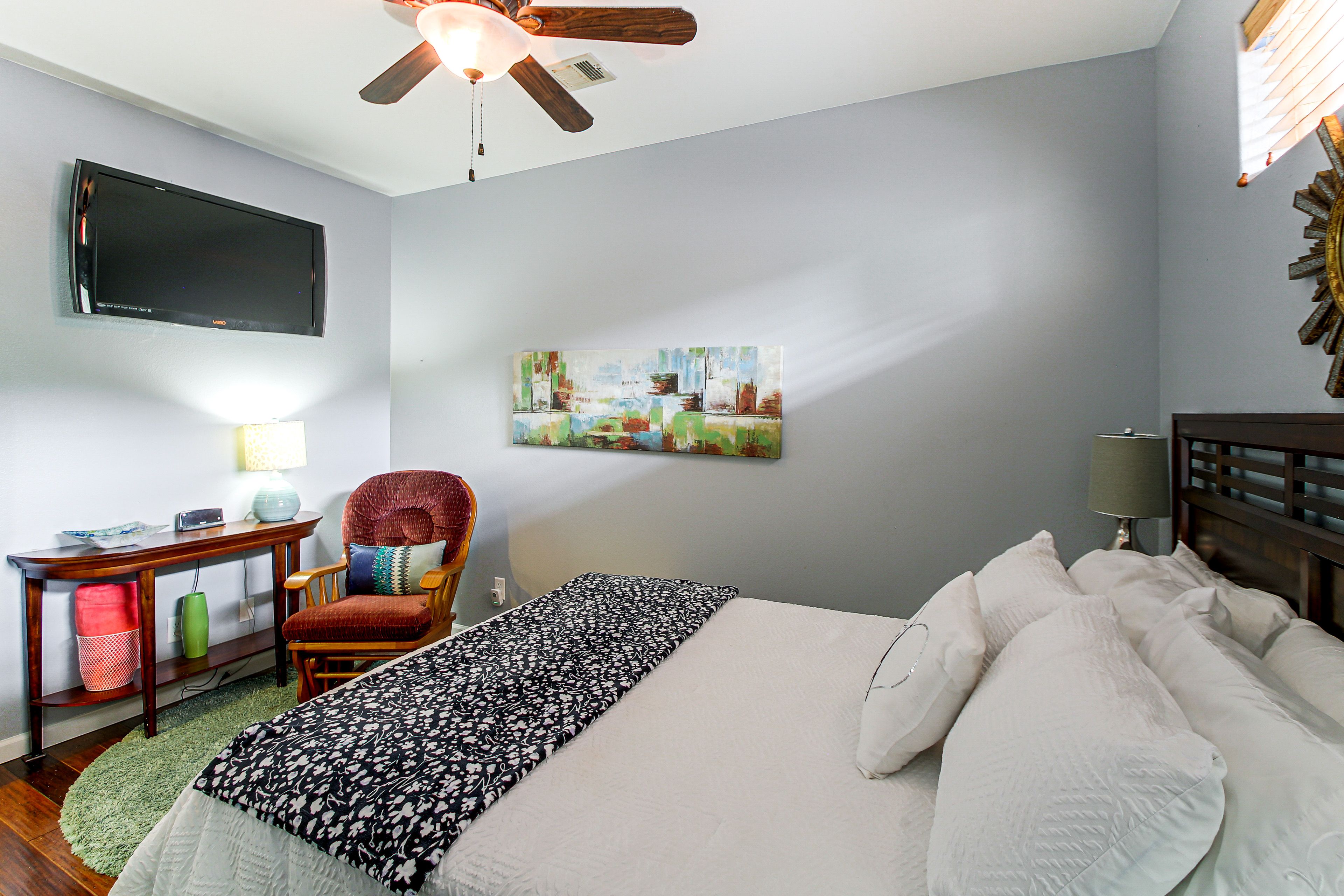 Bedroom 2 | Queen Bed
