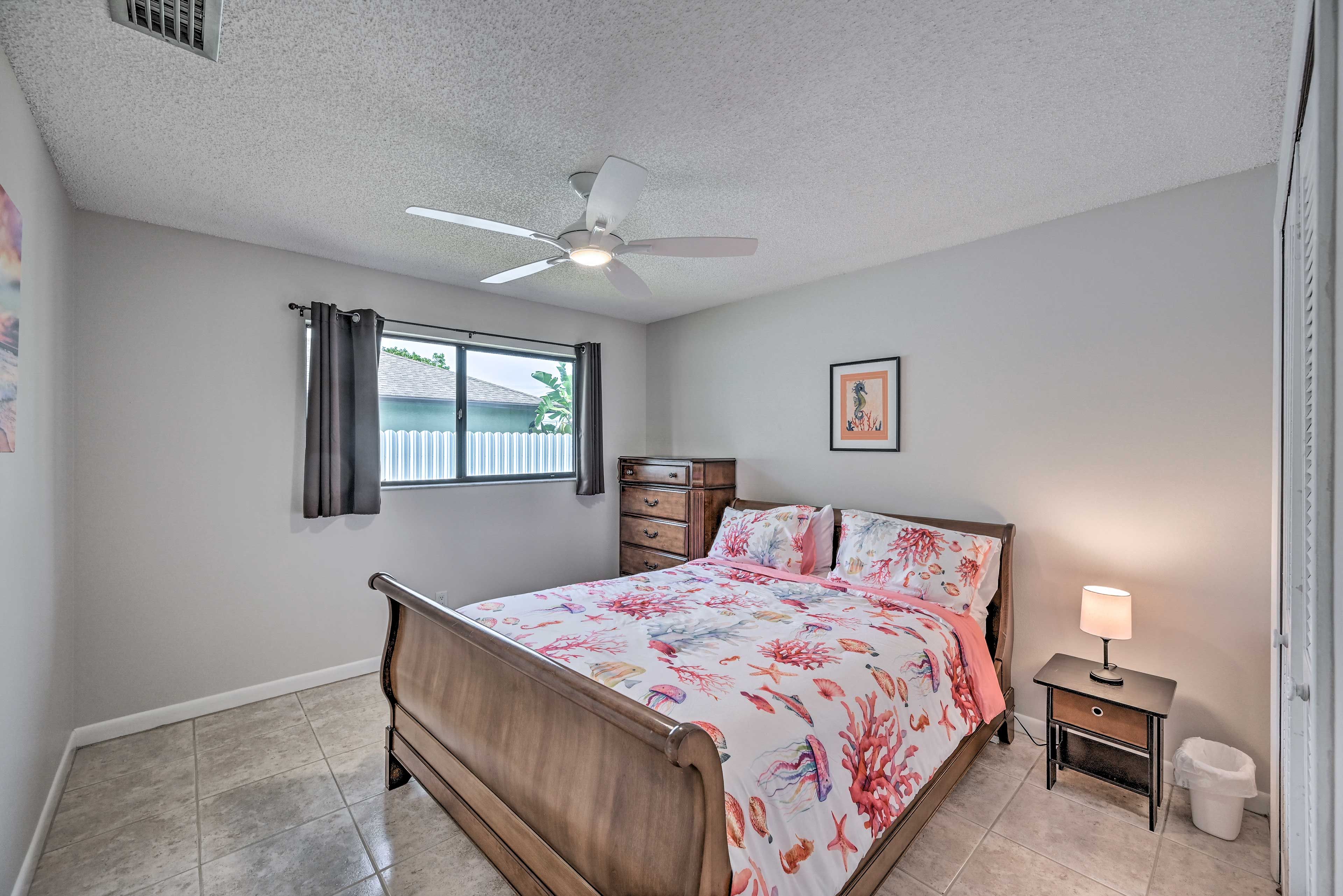 Bedroom 2 | Queen Bed