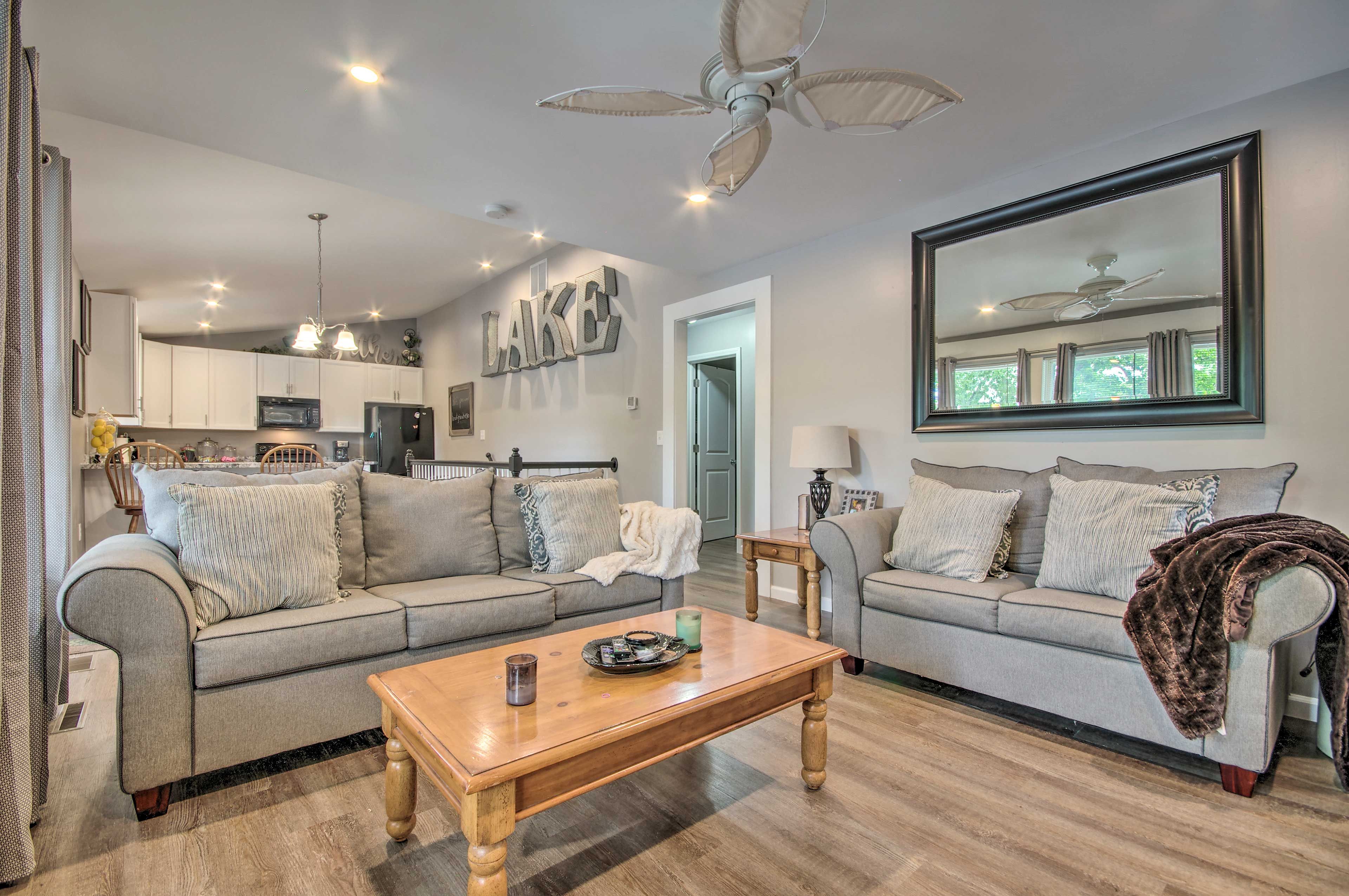 Living Room | Central A/C | Electric Heat