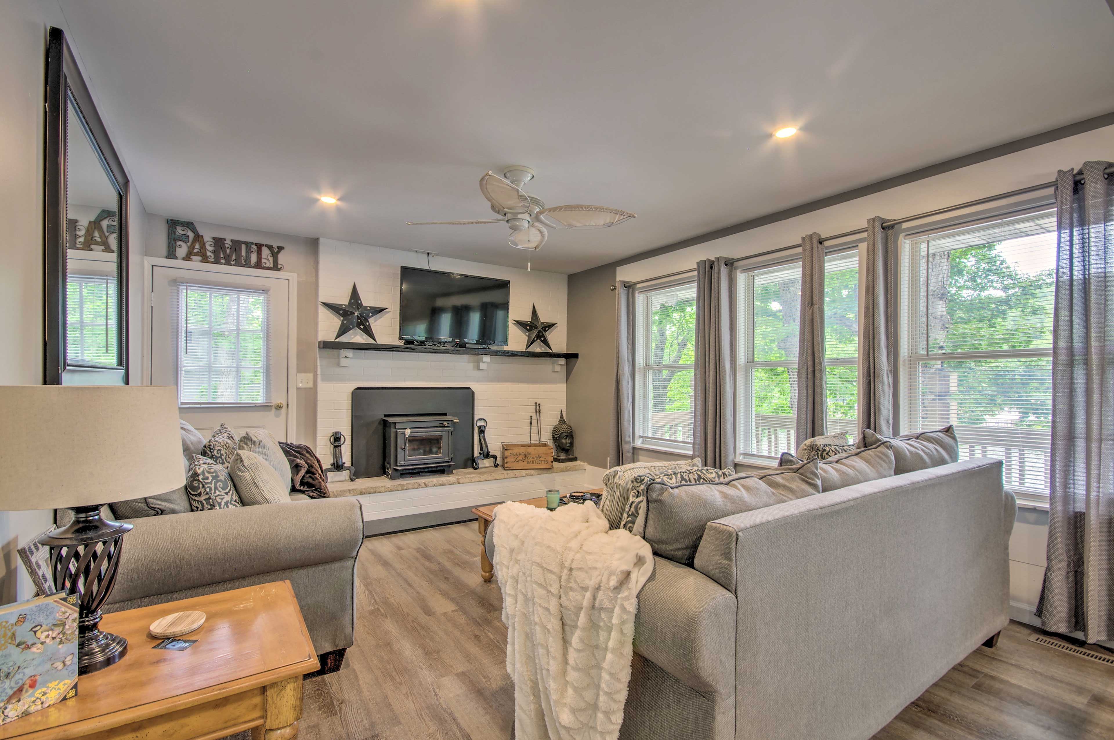 Living Room | 2,000 Sq Ft