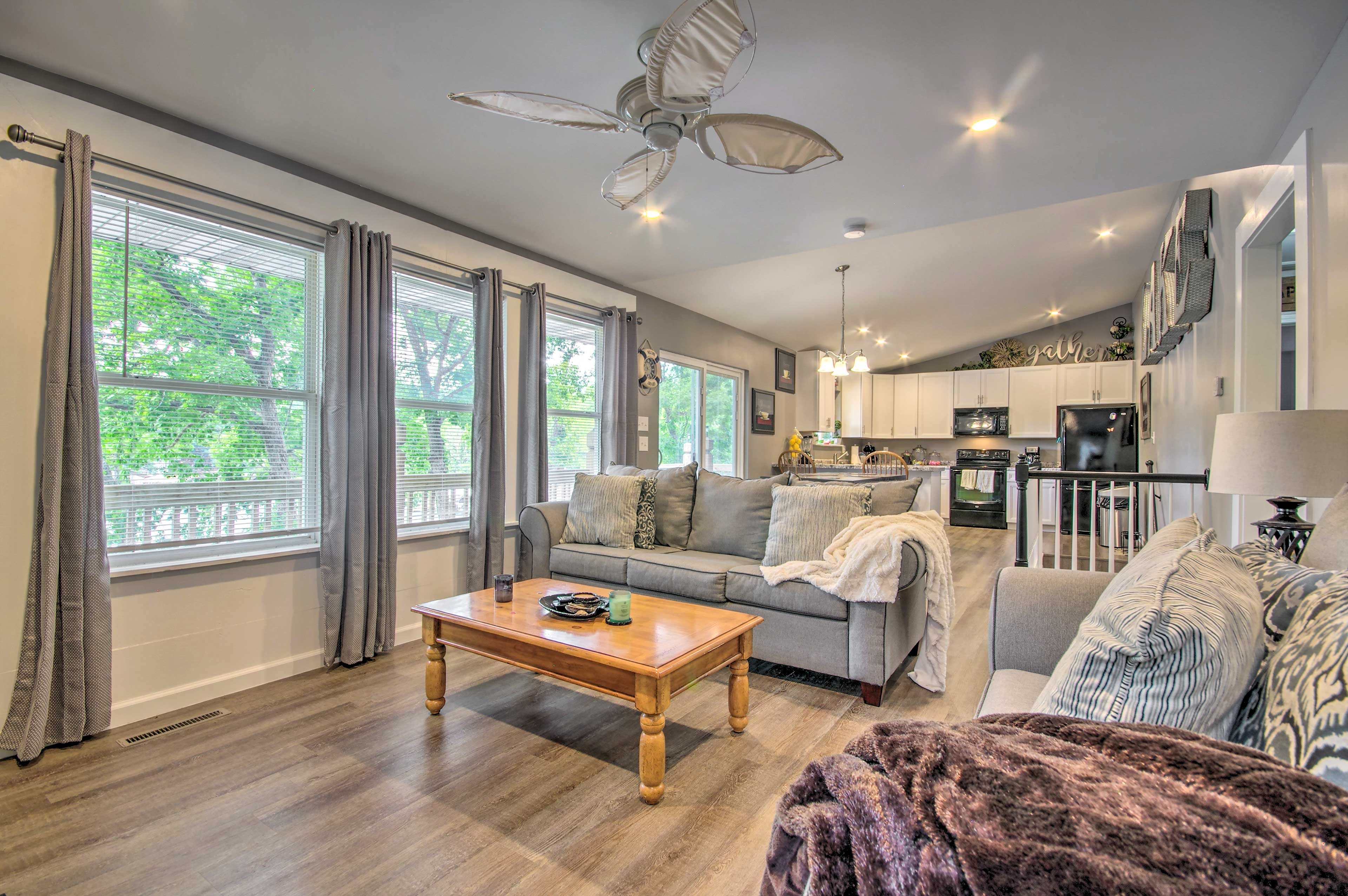 Living Room | Smart TV | Free WiFi