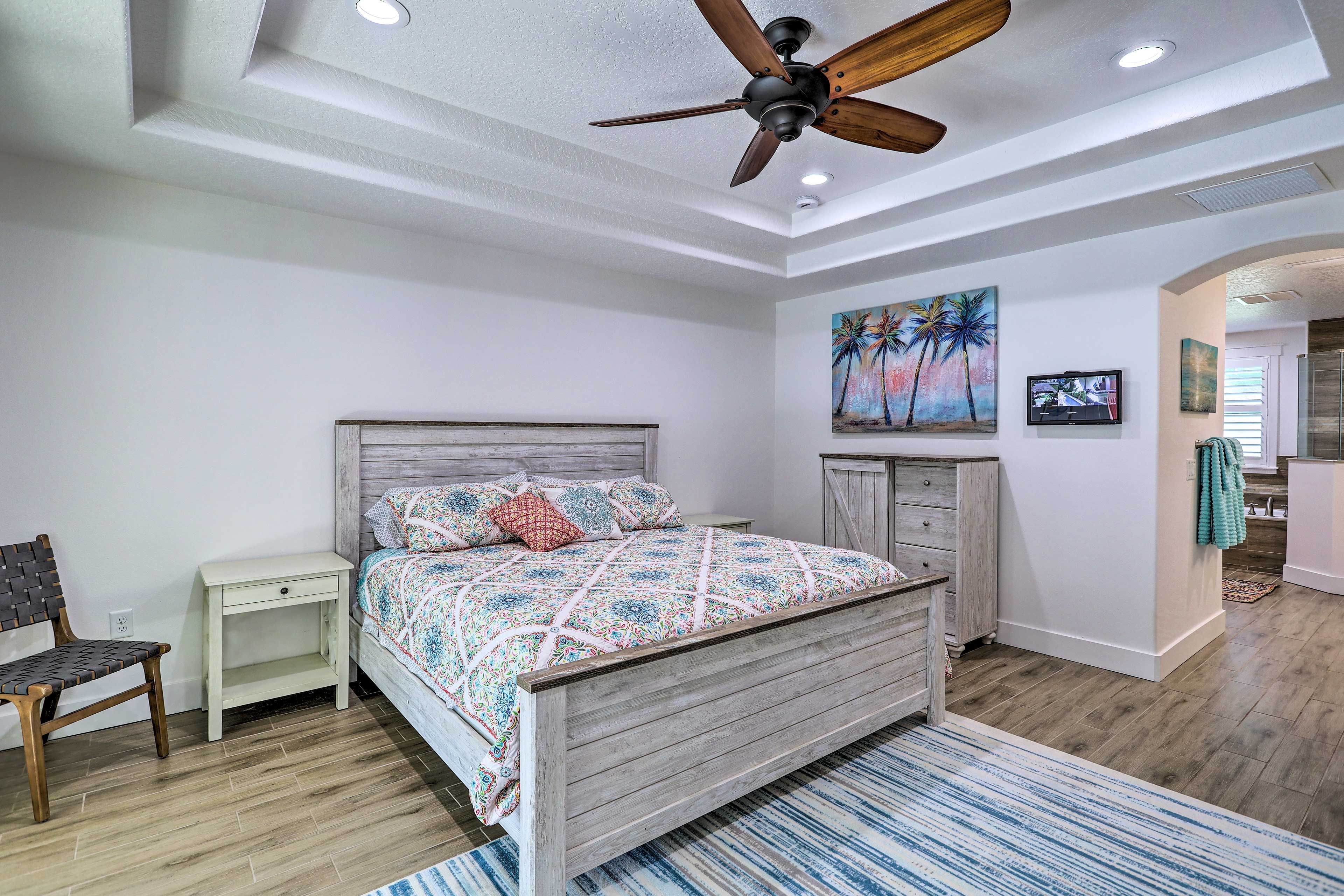 Bedroom 1 | King Bed | Linens Provided