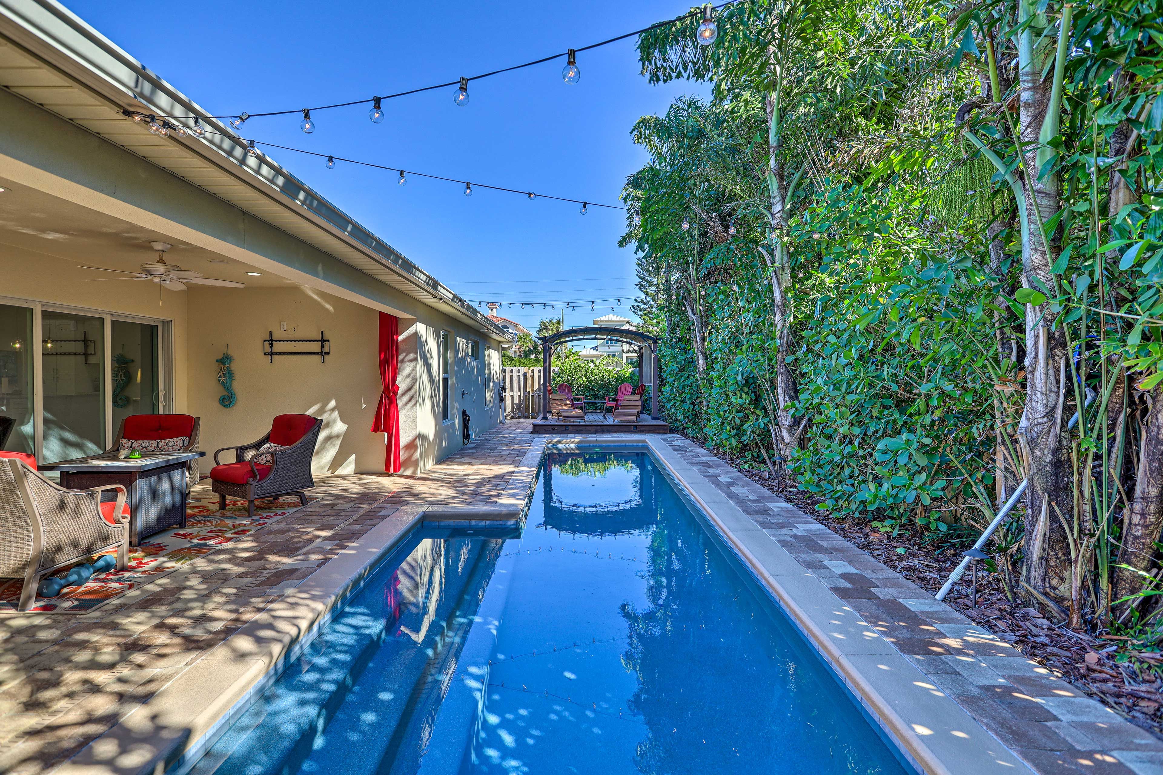 Private Pool | Depth (3.5' - 6')
