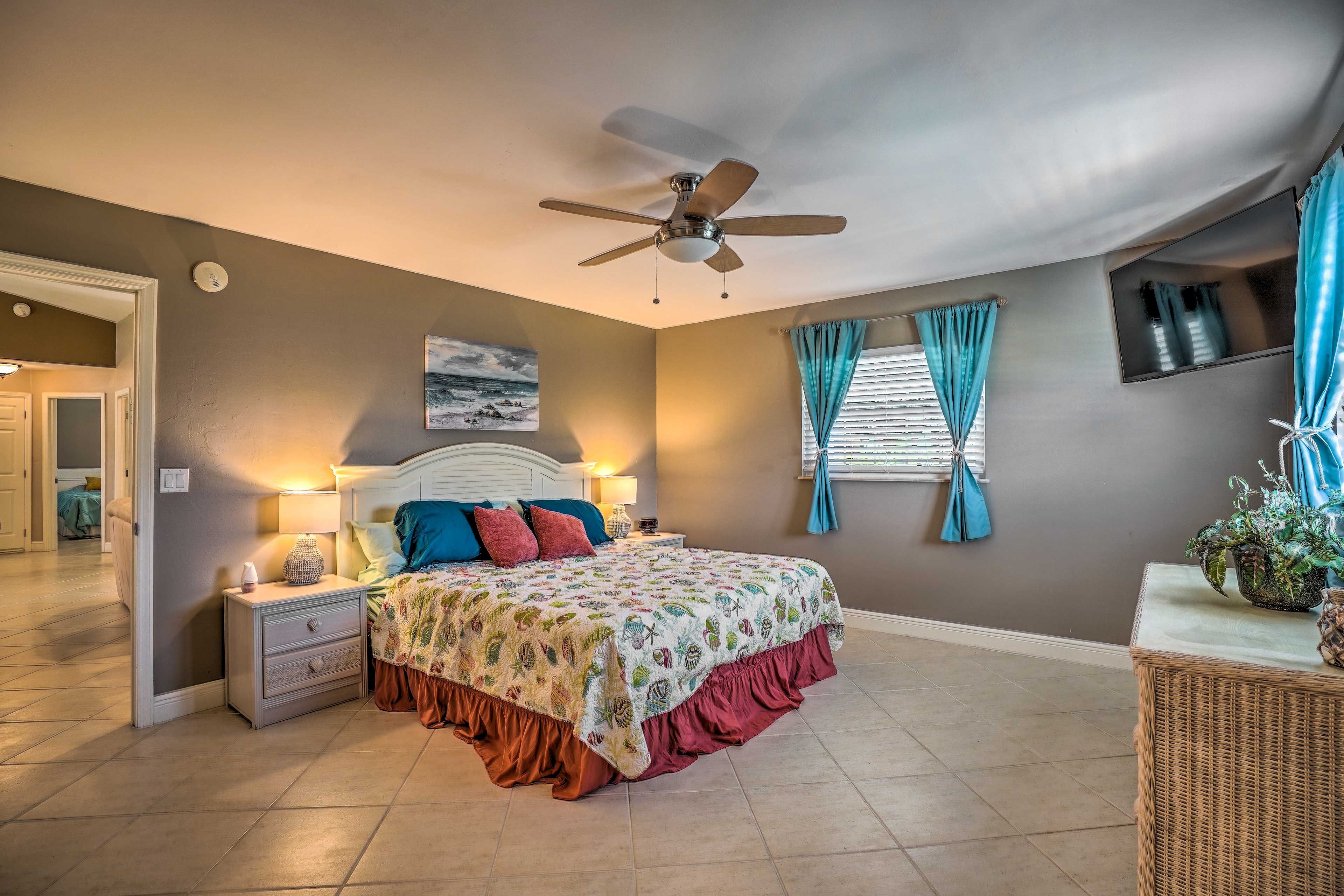 Bedroom 1 | King Bed | Linens Provided | Smart TV