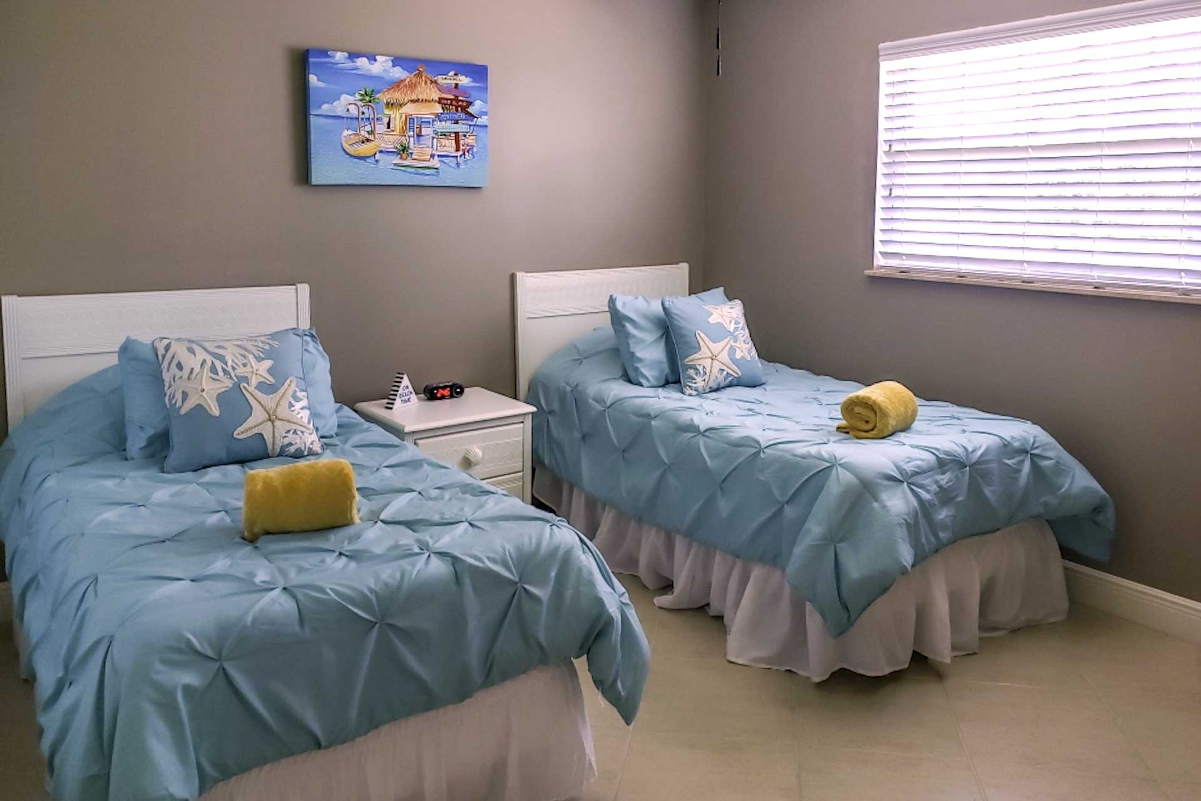 Bedroom 3 | 2 Twin Beds