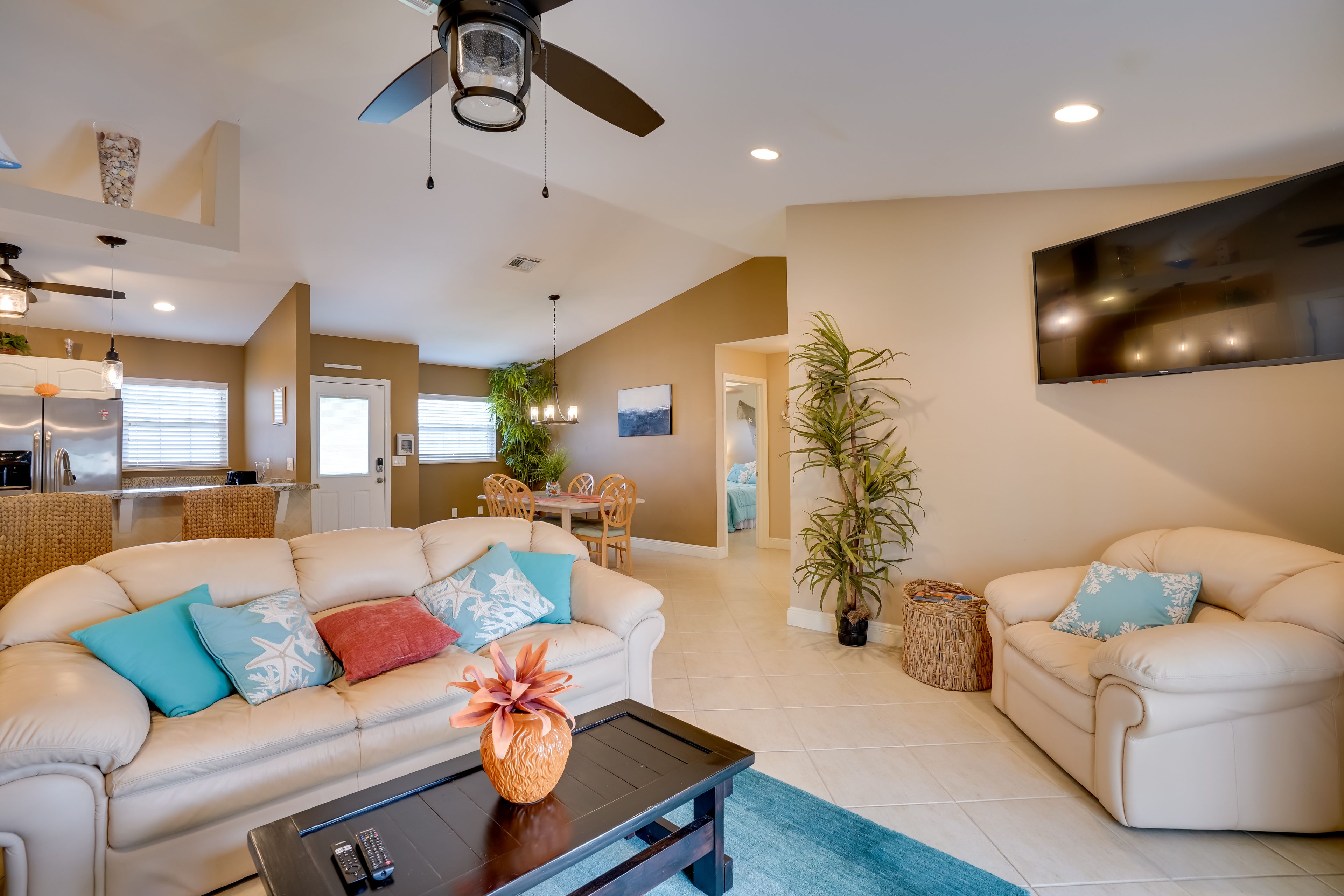 Main Living Space | Central A/C | Central Heat | Free WiFi