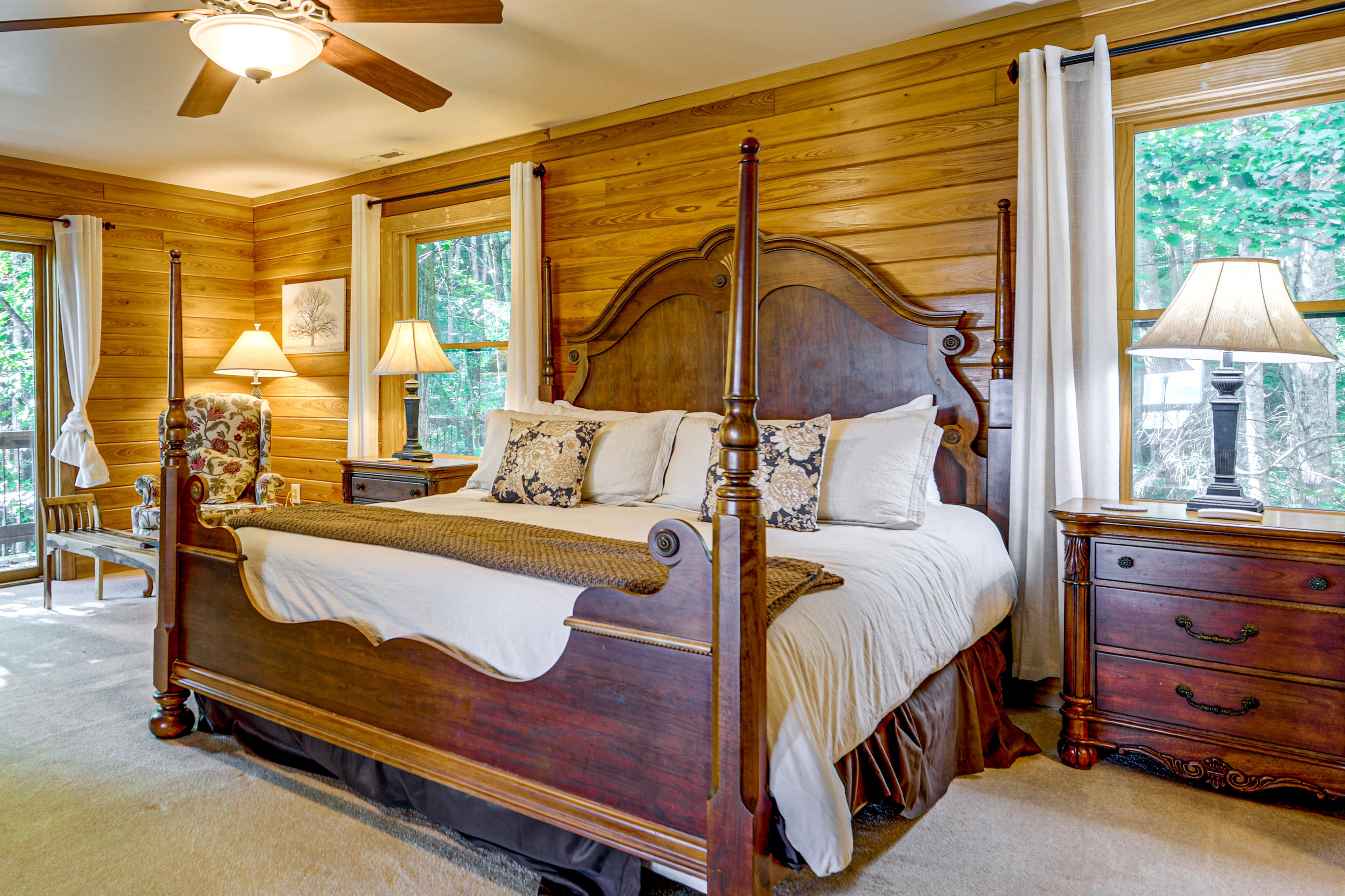 Bedroom 2 | King Bed | 2nd Floor