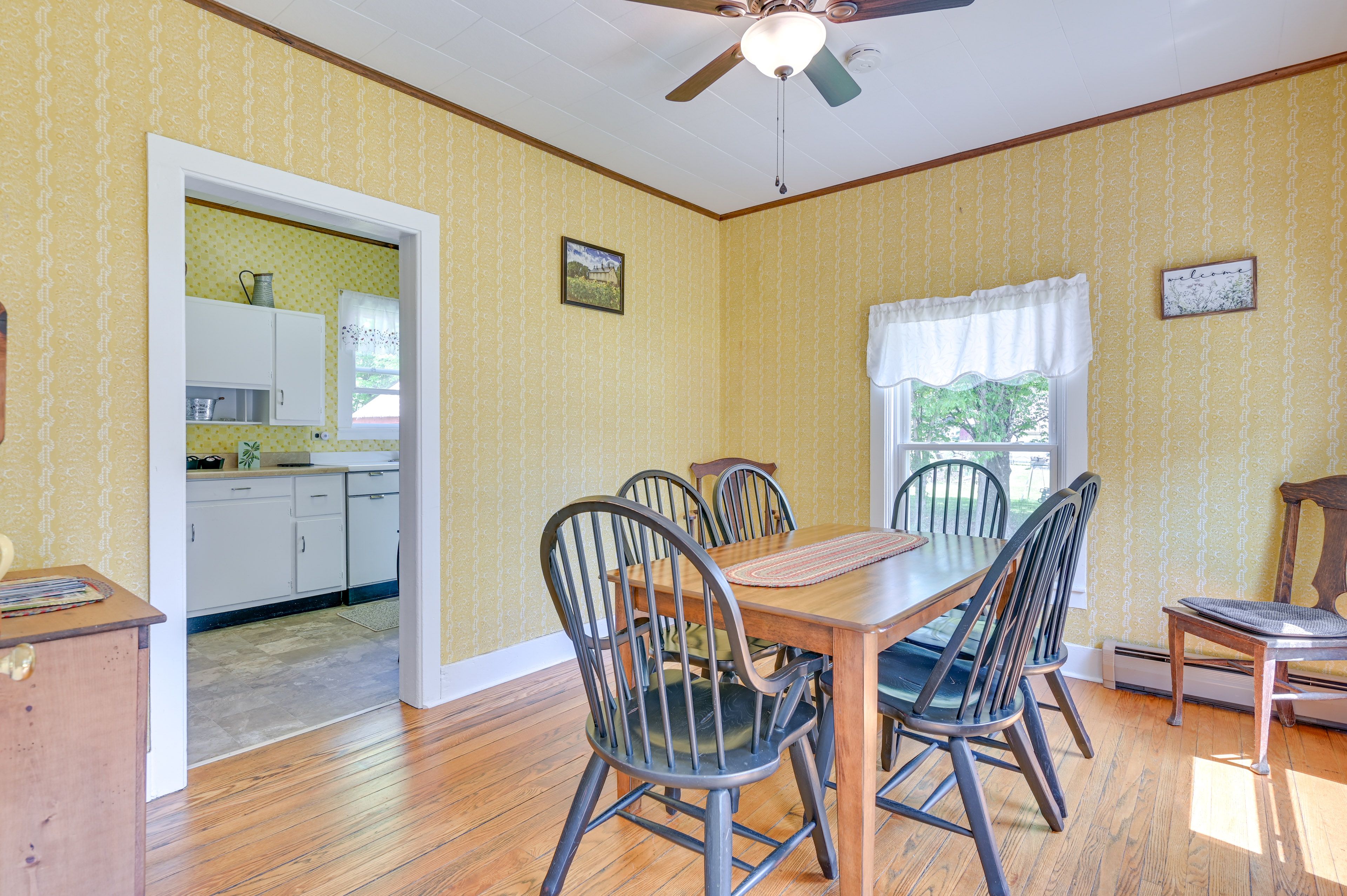 Dining Table | Dishware & Flatware Provided