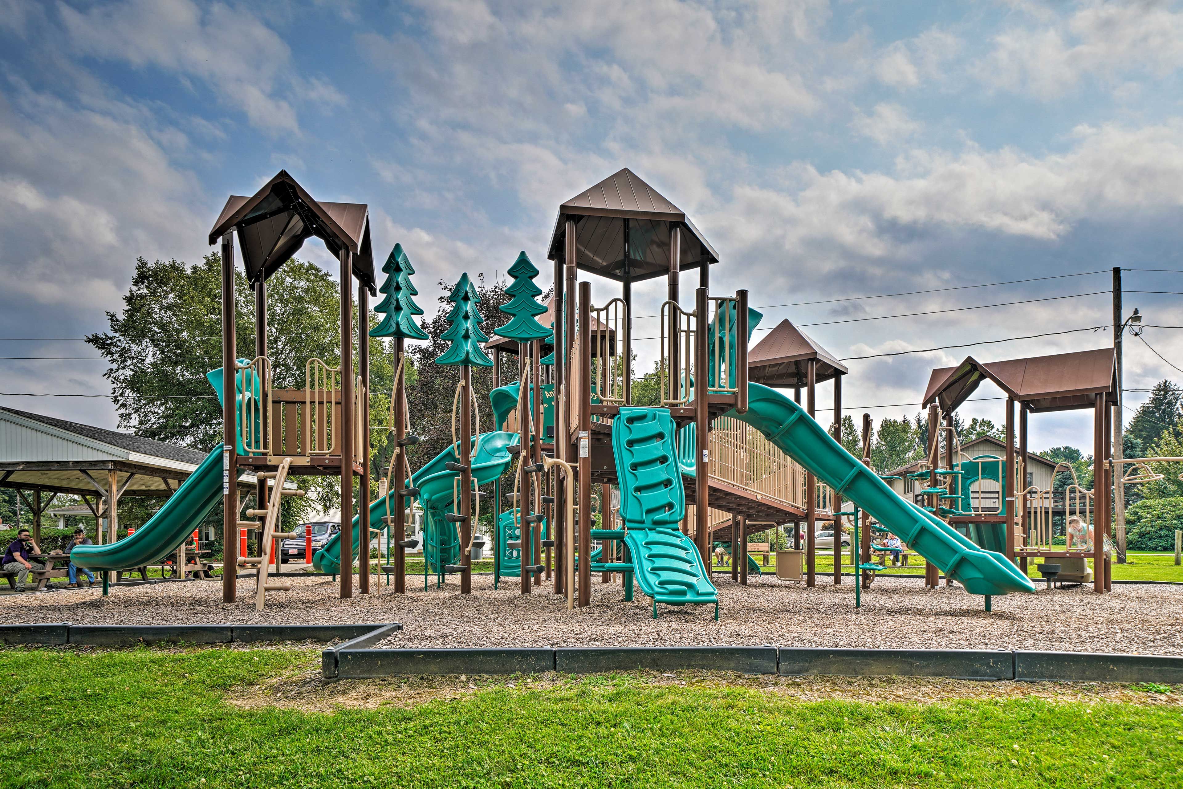 Nearby Attraction | Billings Park Playground | Walking Distance