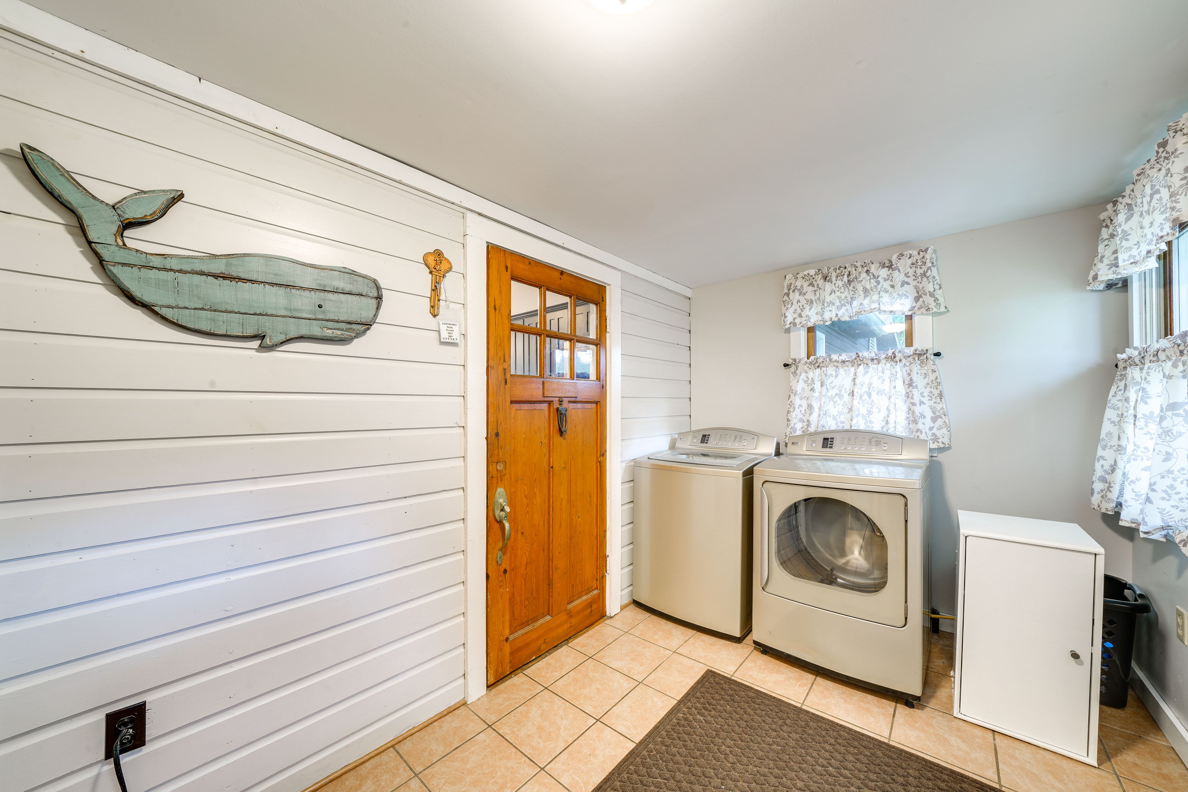 Laundry Room | Washer & Dryer