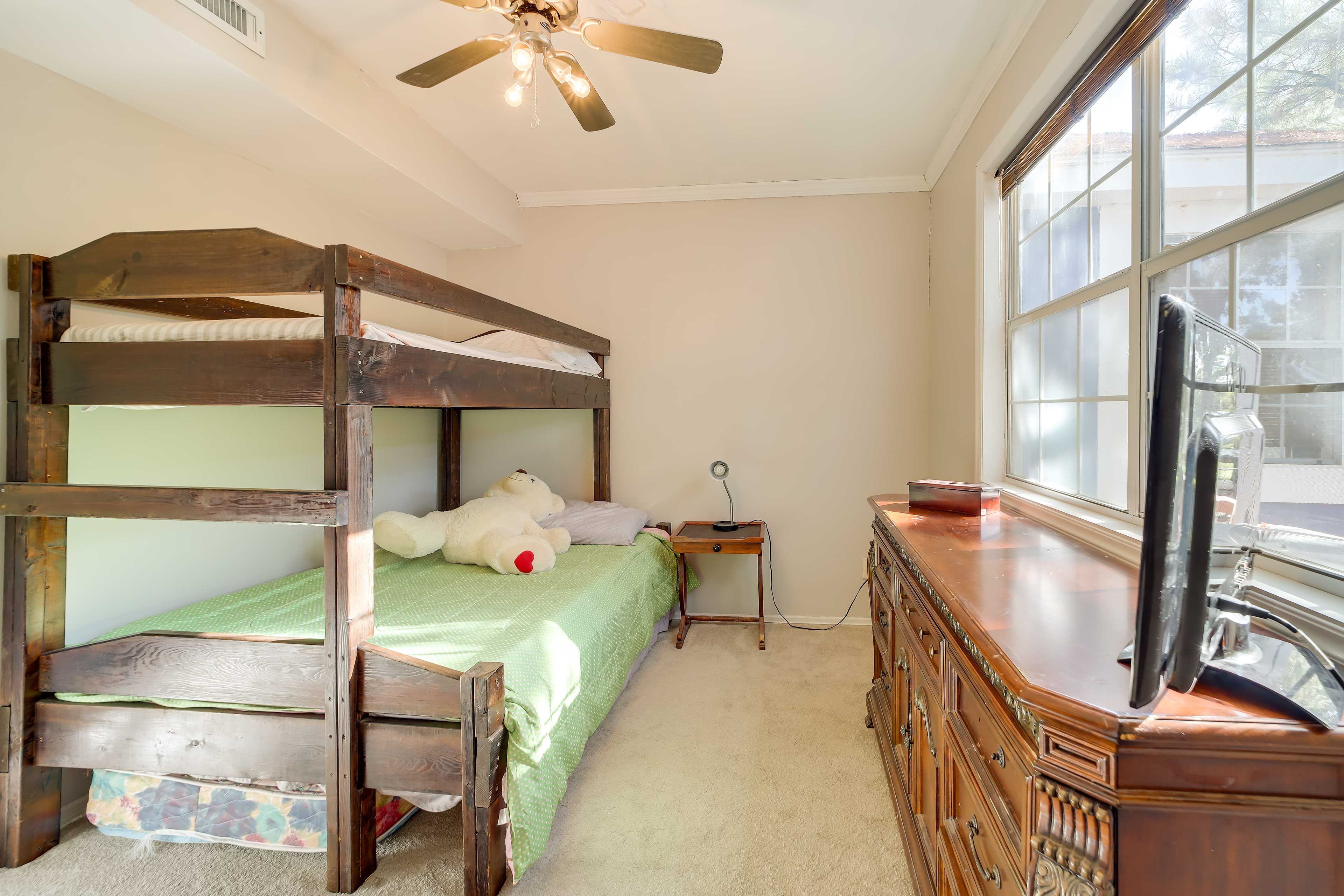 Bedroom 4 | Upper Level | Twin/Full Bunk Bed