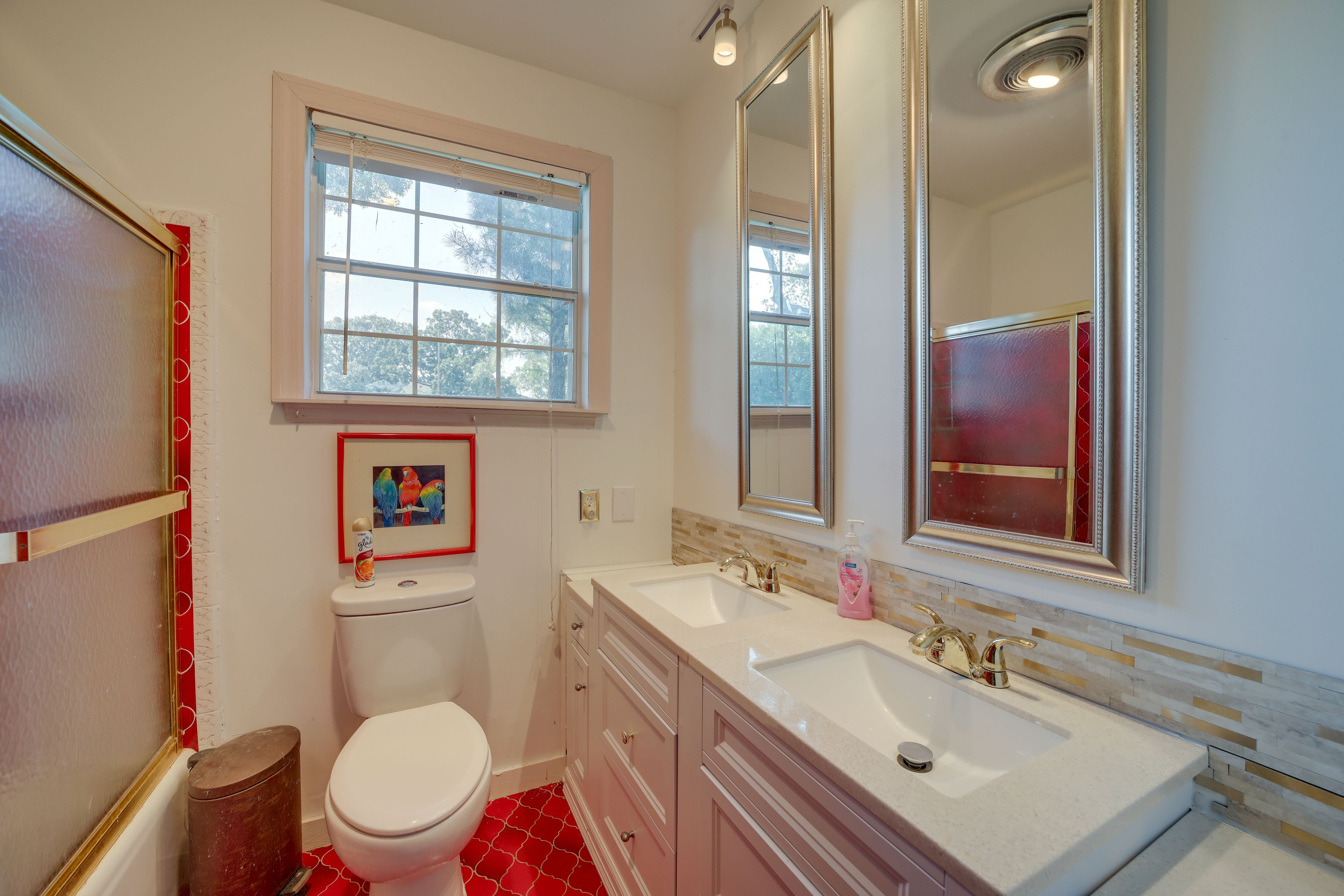 Full Bathroom