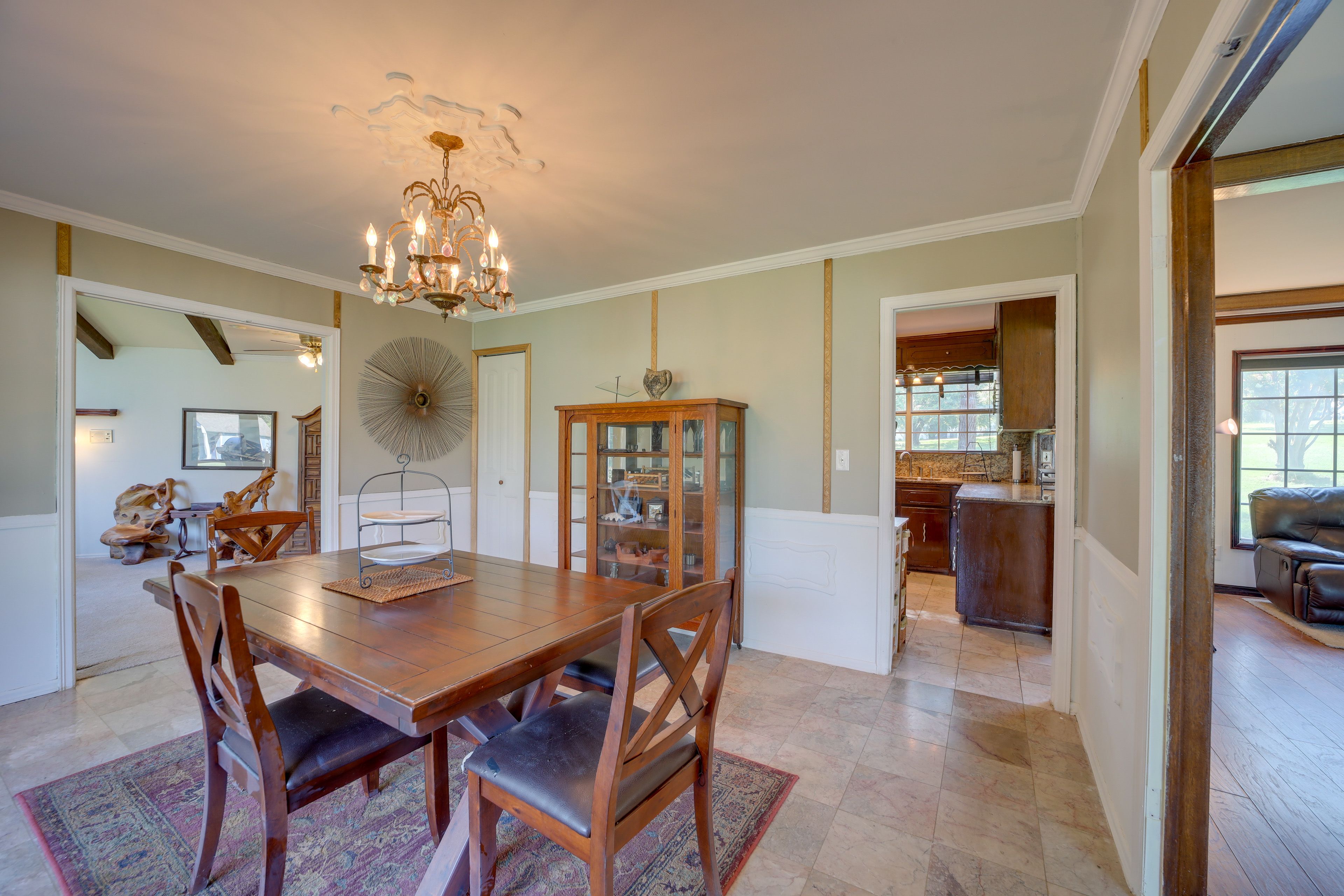 Dining Room | Dishware Provided | High Chair