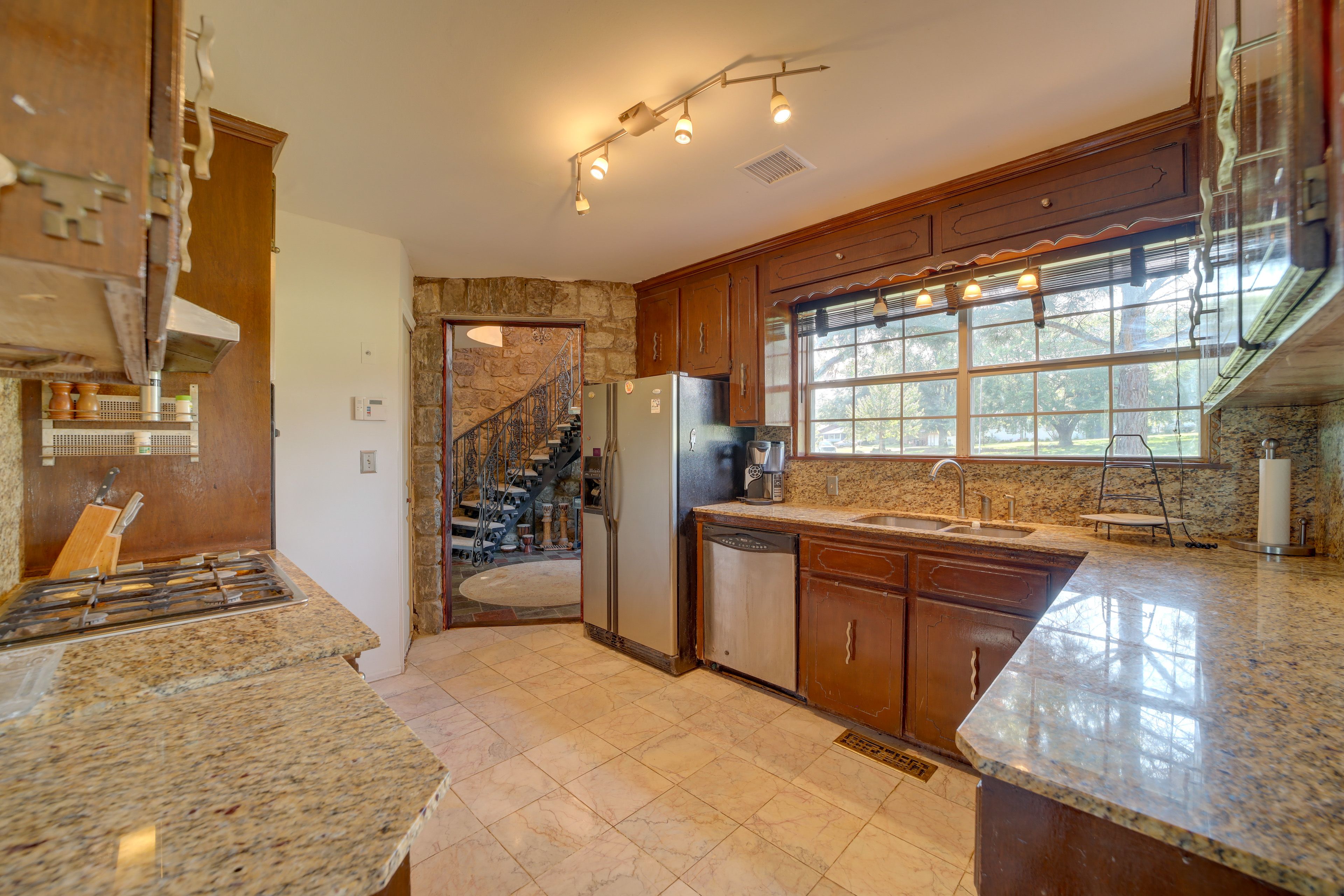 Kitchen | Cooking Basics | Coffee Maker | Knife Set | Dishwasher
