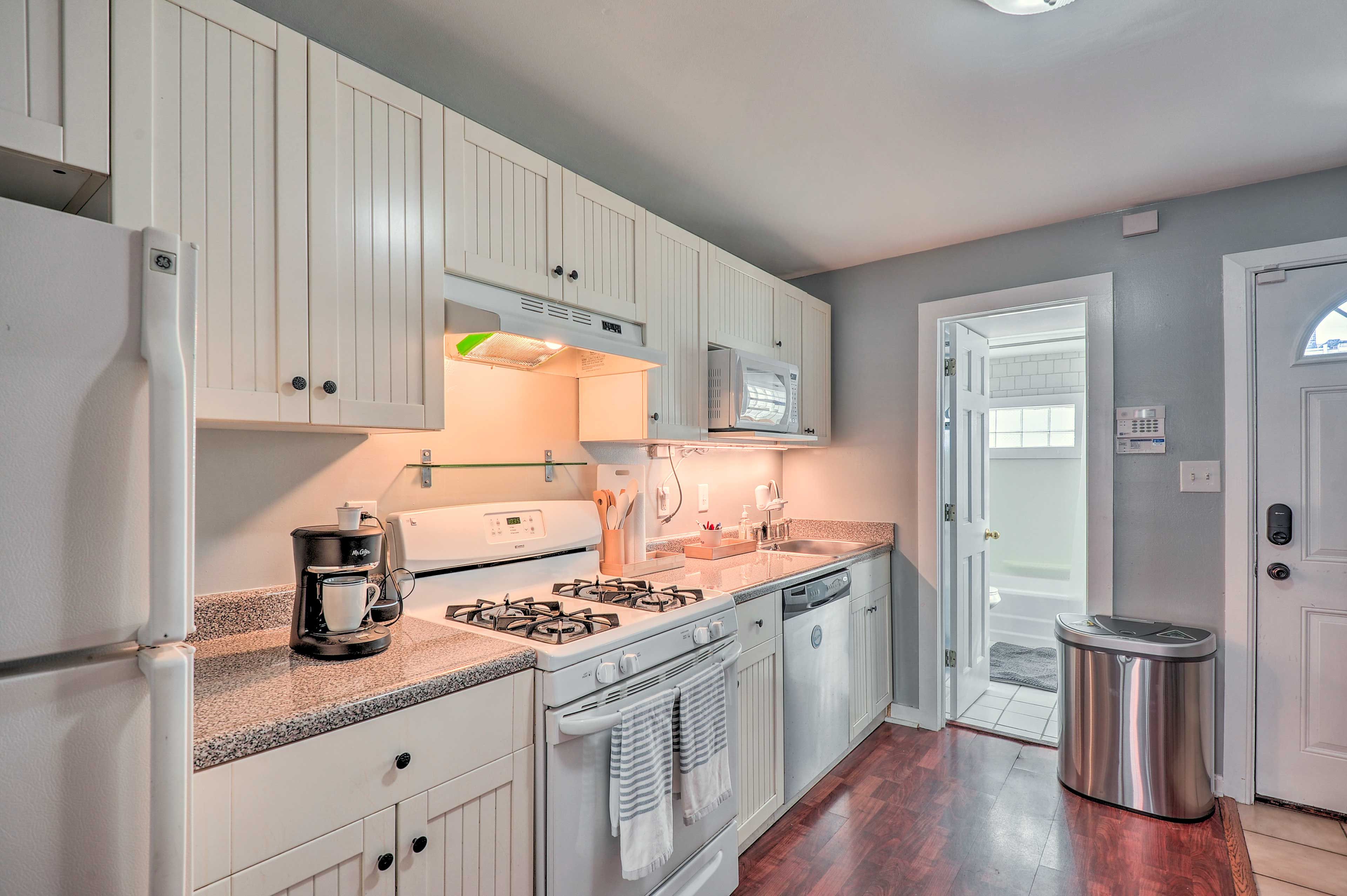 Baltimore Vacation Rental | 1BR | 1BA | 959 Sq Ft | Stairs Required