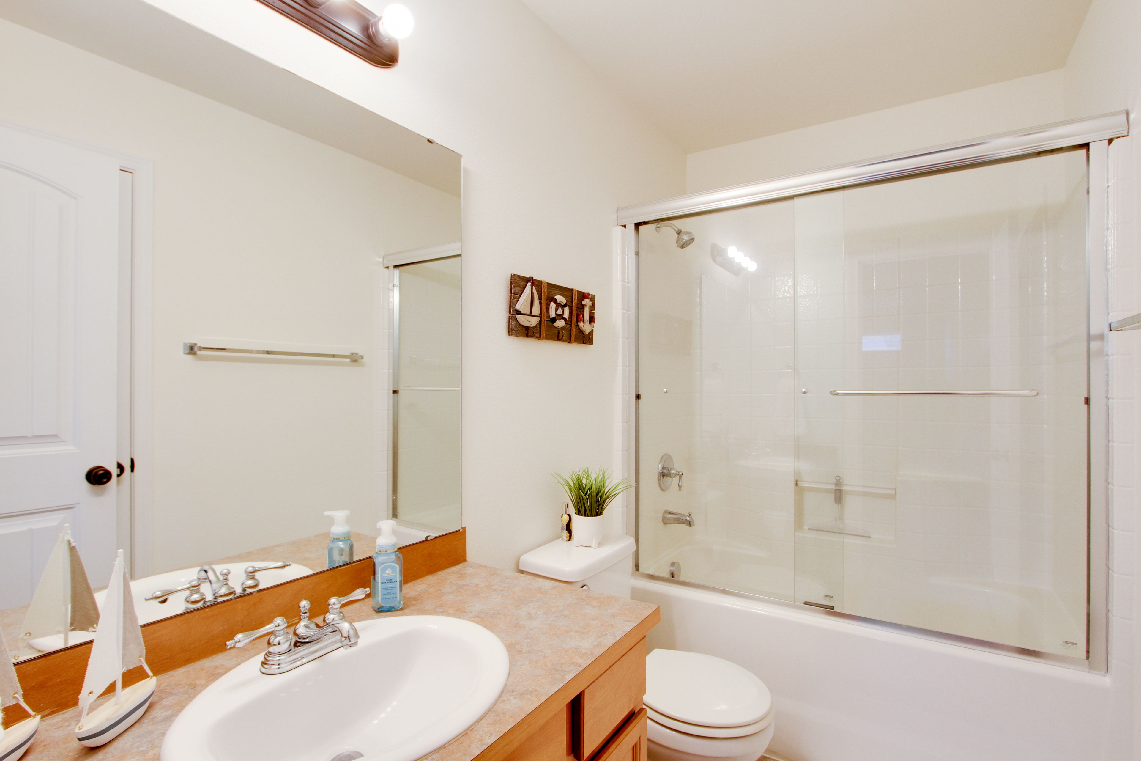 Full Bathroom