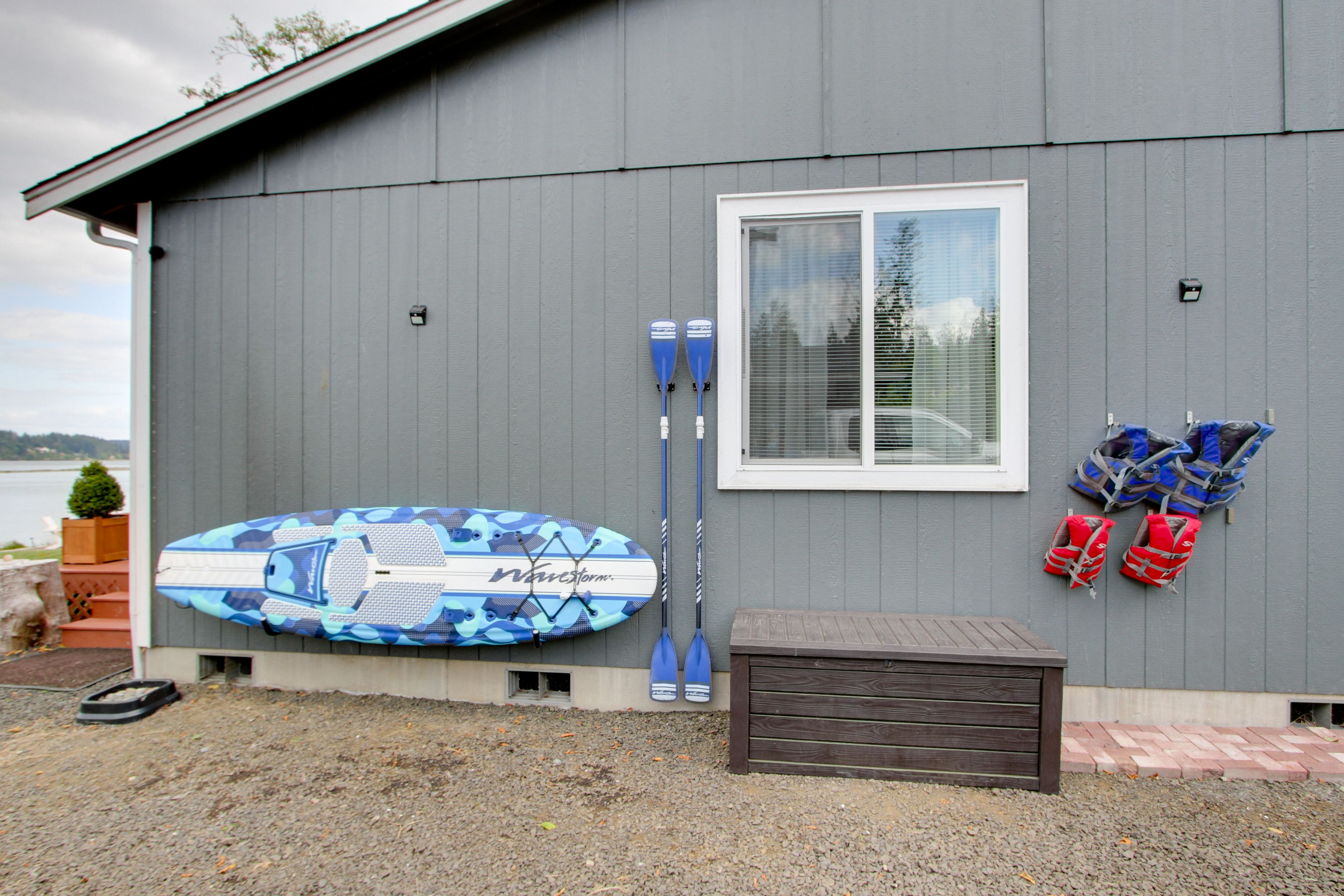 Exterior | Kayaks & Paddleboard