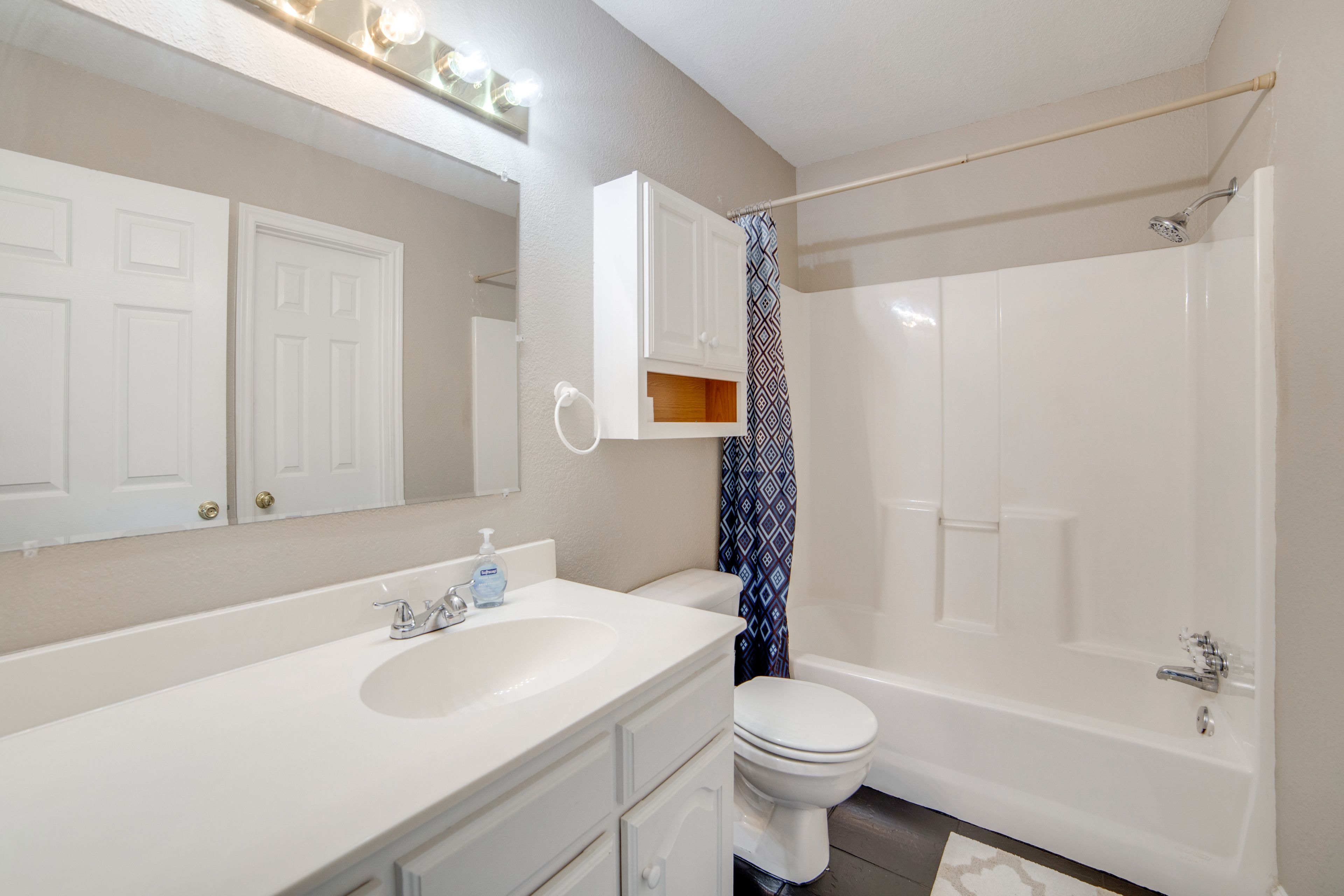 En-Suite Bathroom | Towels Provided