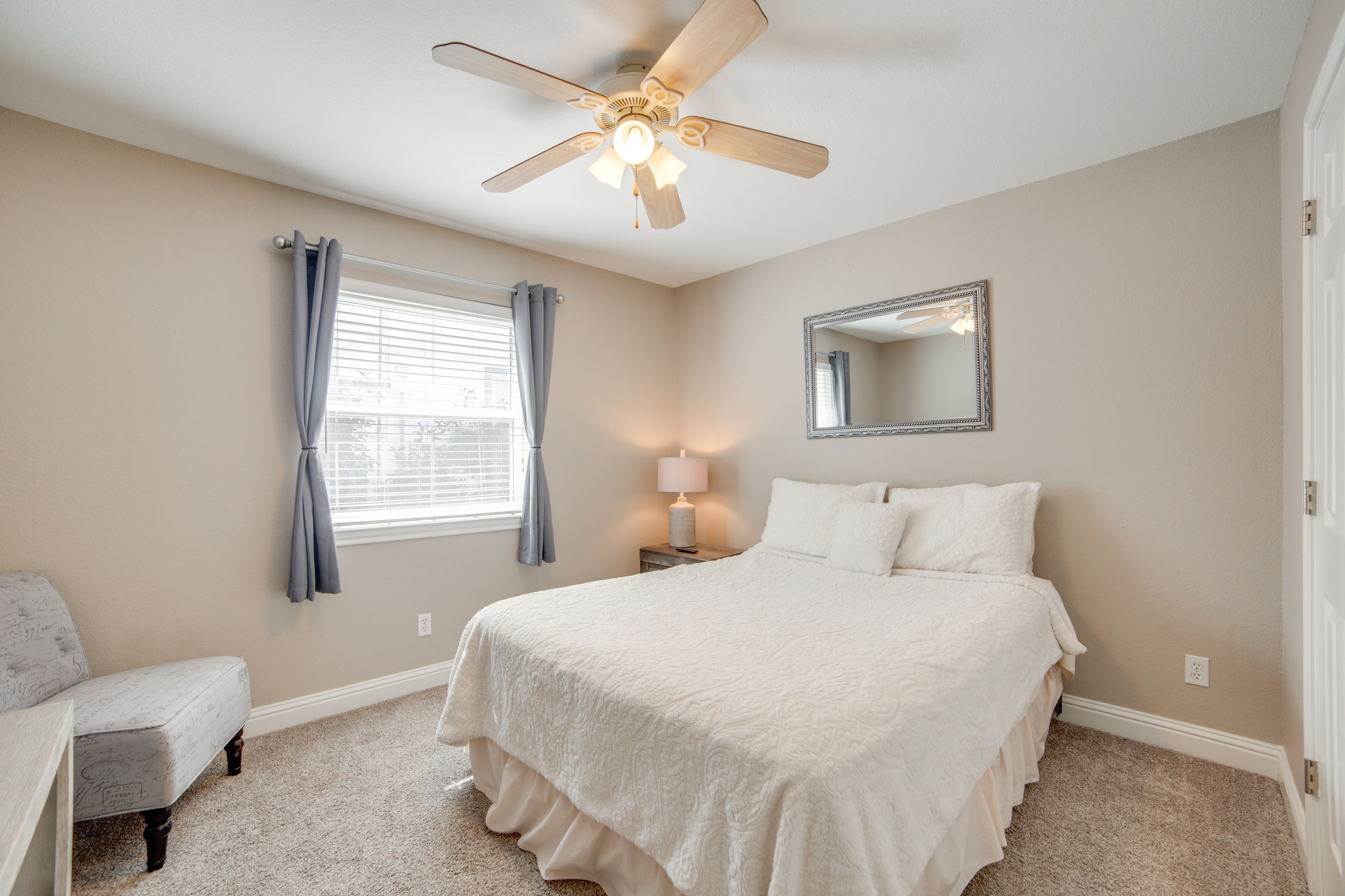 Bedroom 2 | Queen Bed | Smart TV w/ Roku