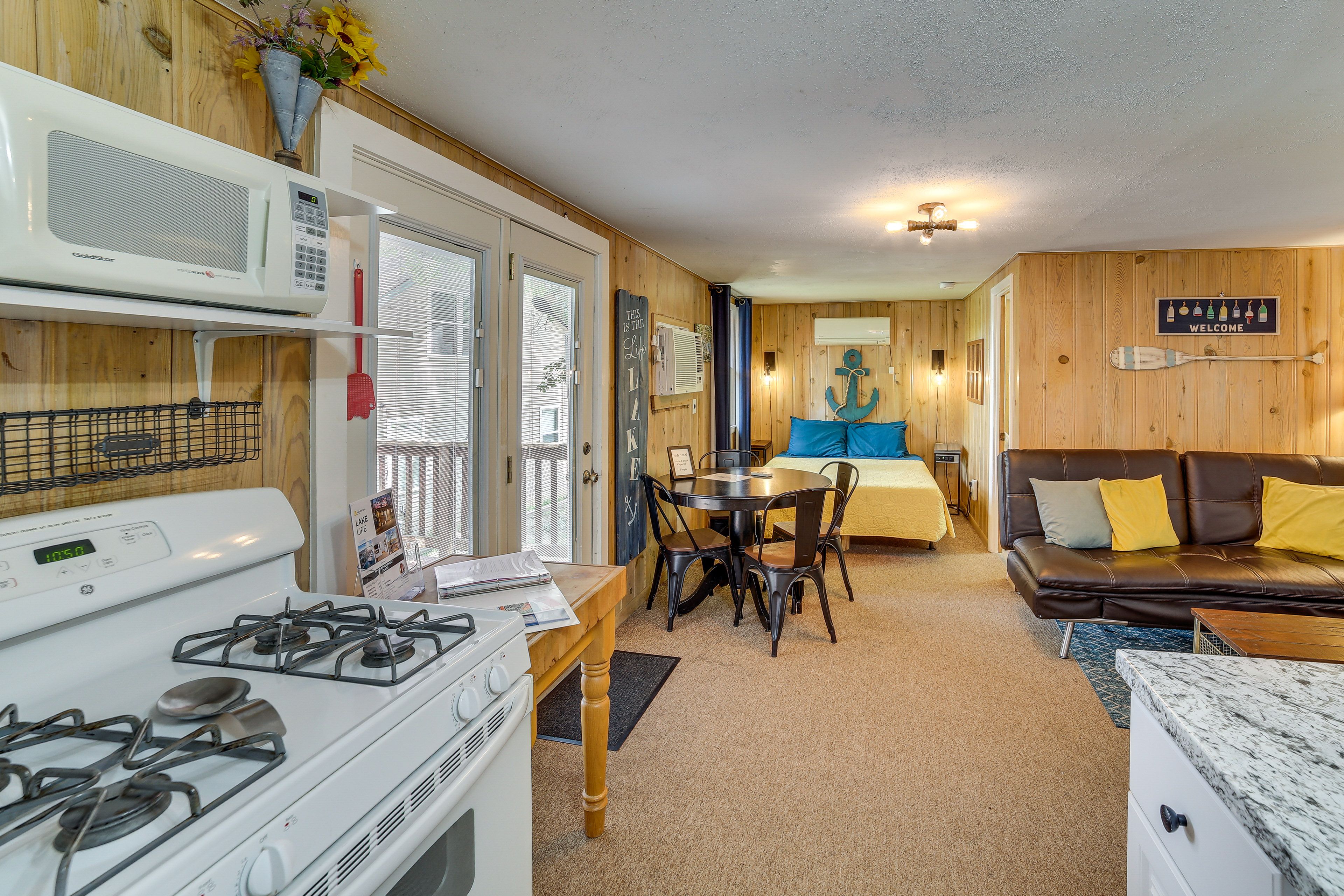 Interior | Open Floor Plan | Free WiFi