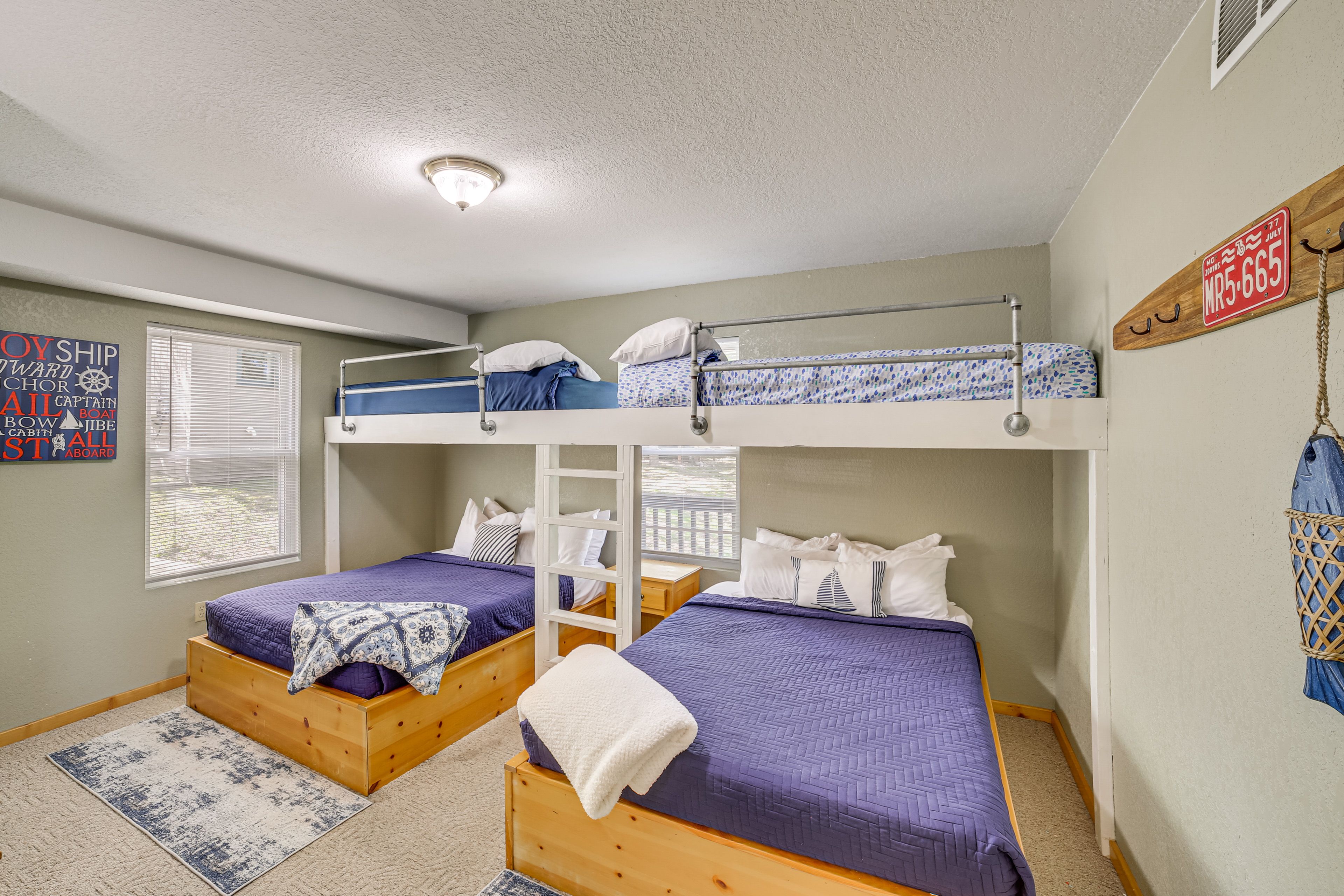 Bedroom 3 | 2 Twin/Full Bunk Beds | 1st Floor