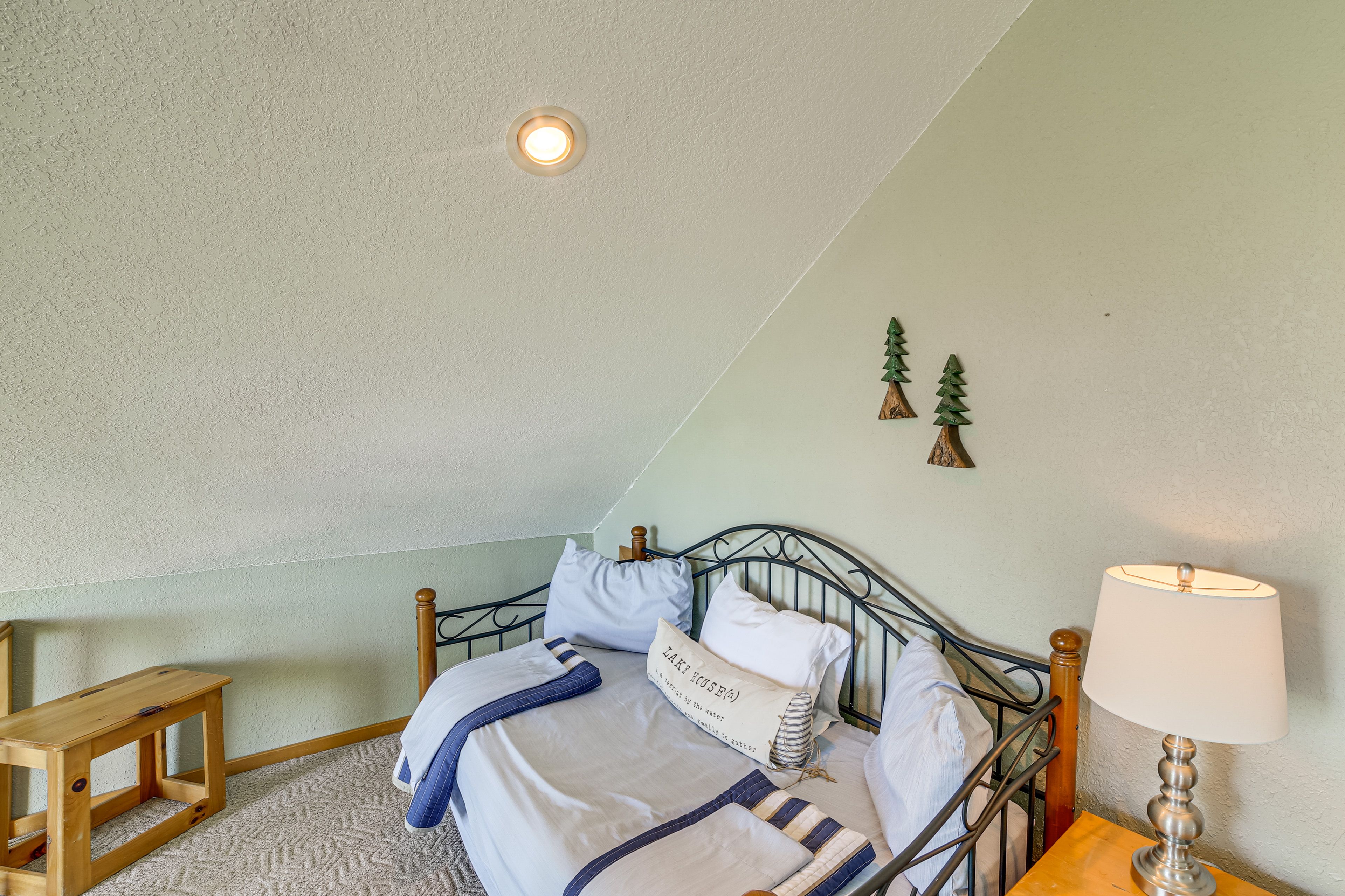 Loft | Twin Daybed w/ Twin Trundle Bed | 2nd Floor