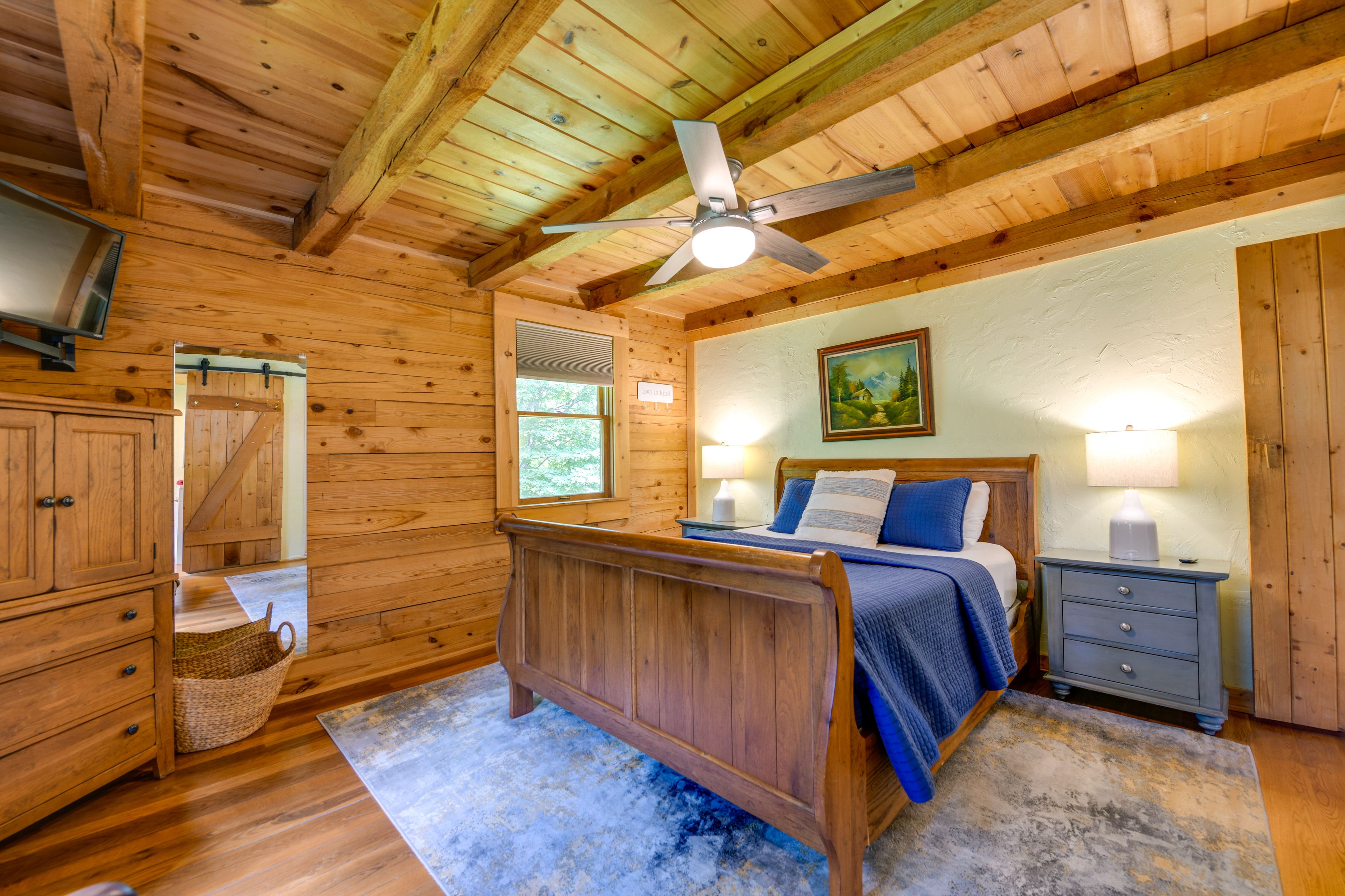 Bedroom 1 | Queen Bed | En-Suite Bathroom | 1st Floor