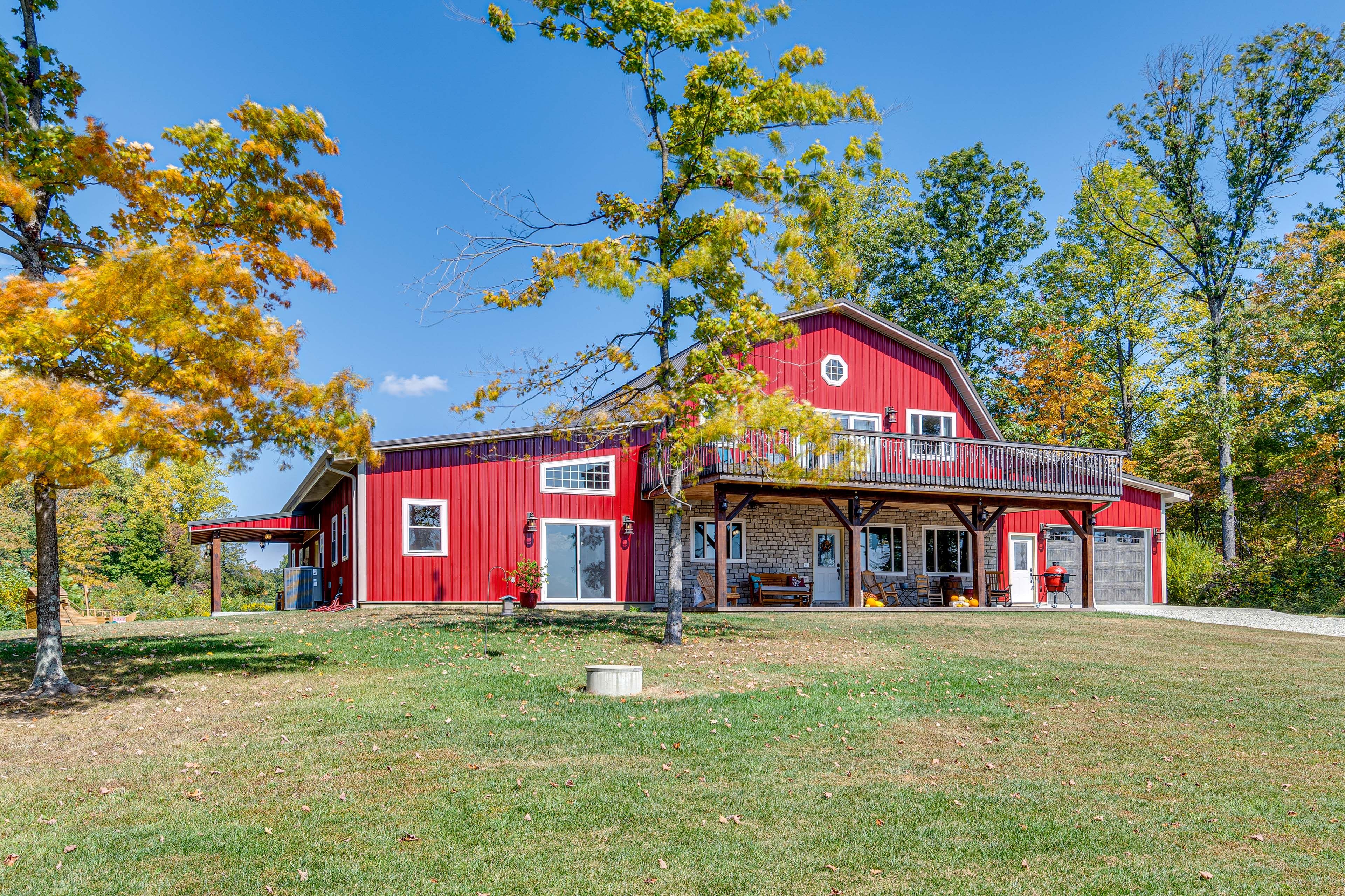 Mitchell Vacation Rental | 8BR | 5BA | 7,000 Sq Ft | Stairs Required