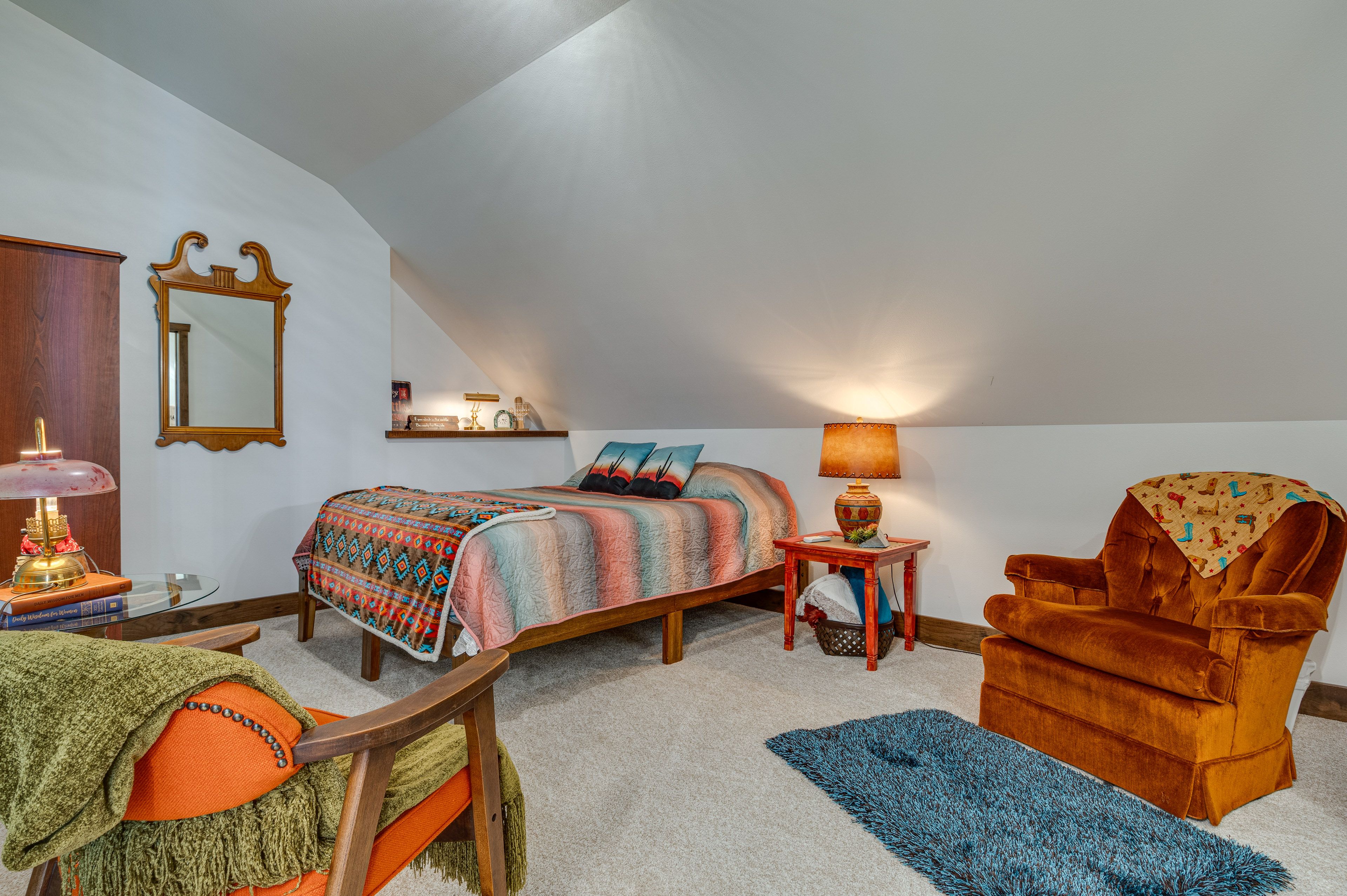 Bedroom 2 | Queen Bed | 2nd Floor | En-Suite Bathroom