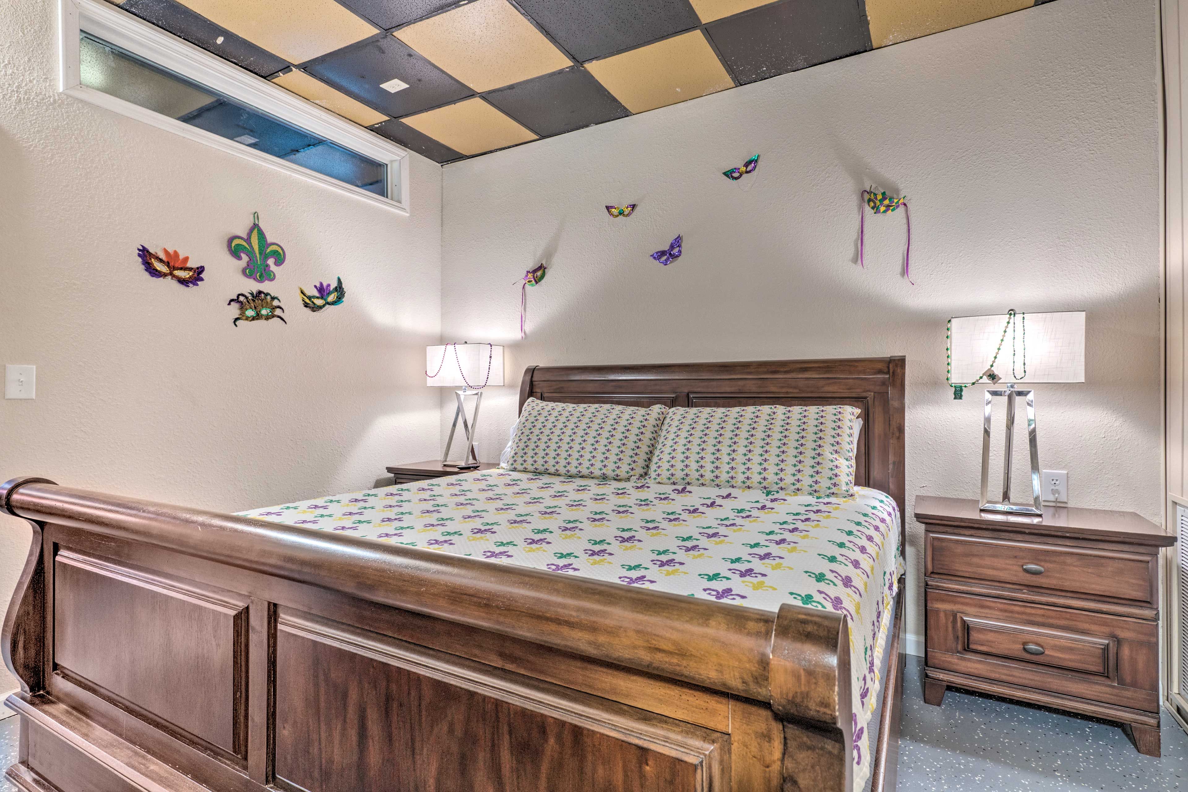 Bedroom 1 | King Bed
