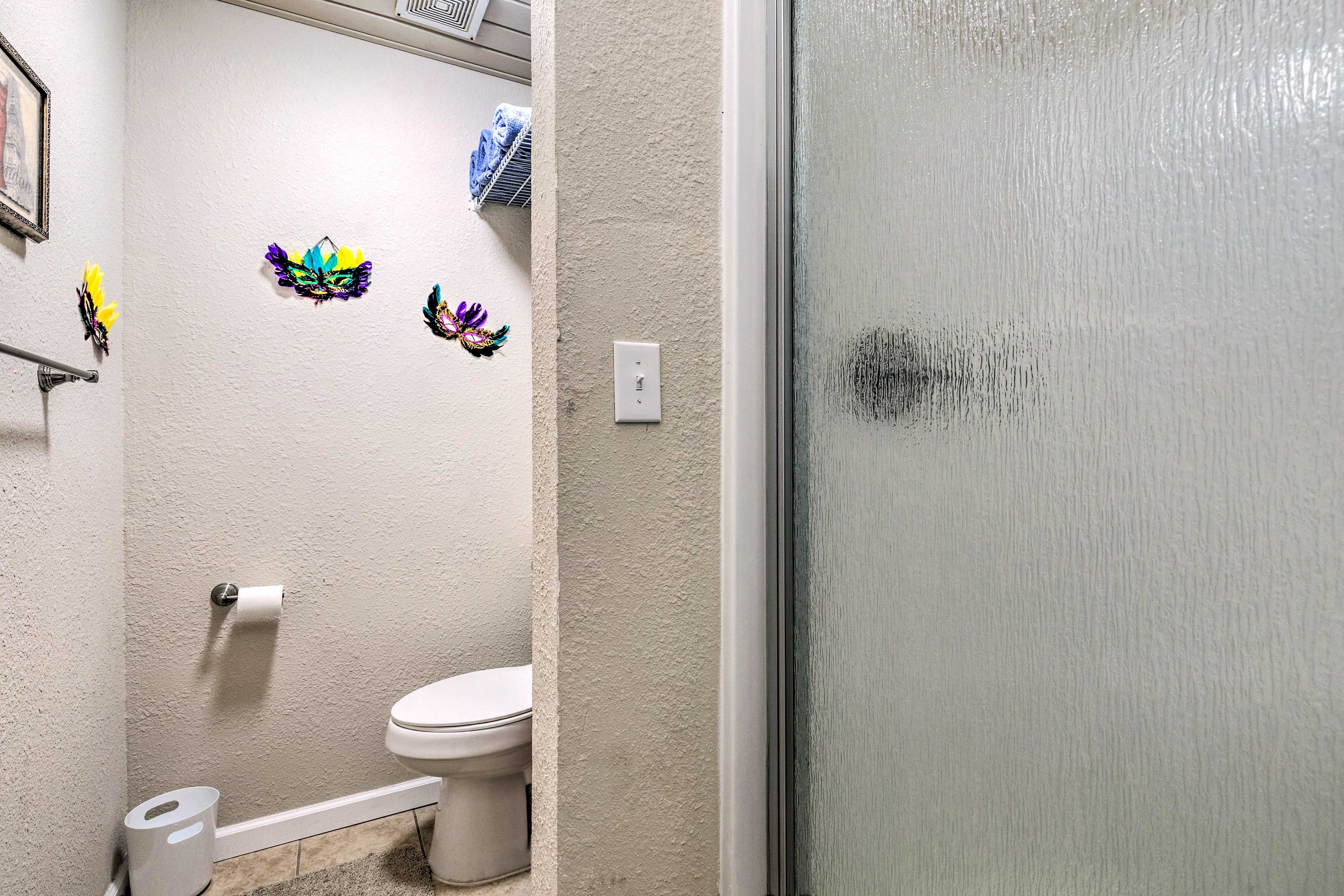 Full Bathroom | Towels Provided