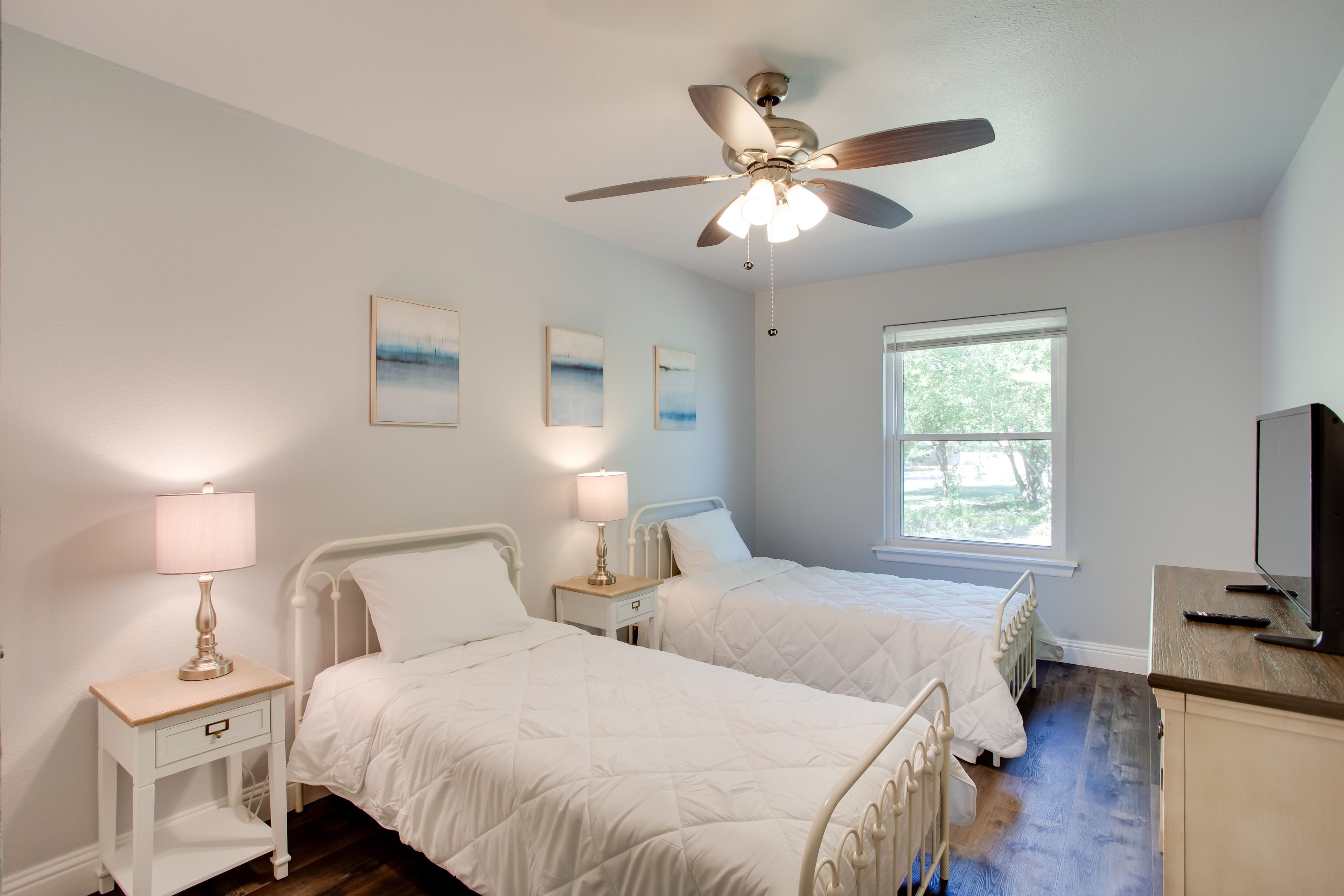 Bedroom 4 | 2 Twin Beds