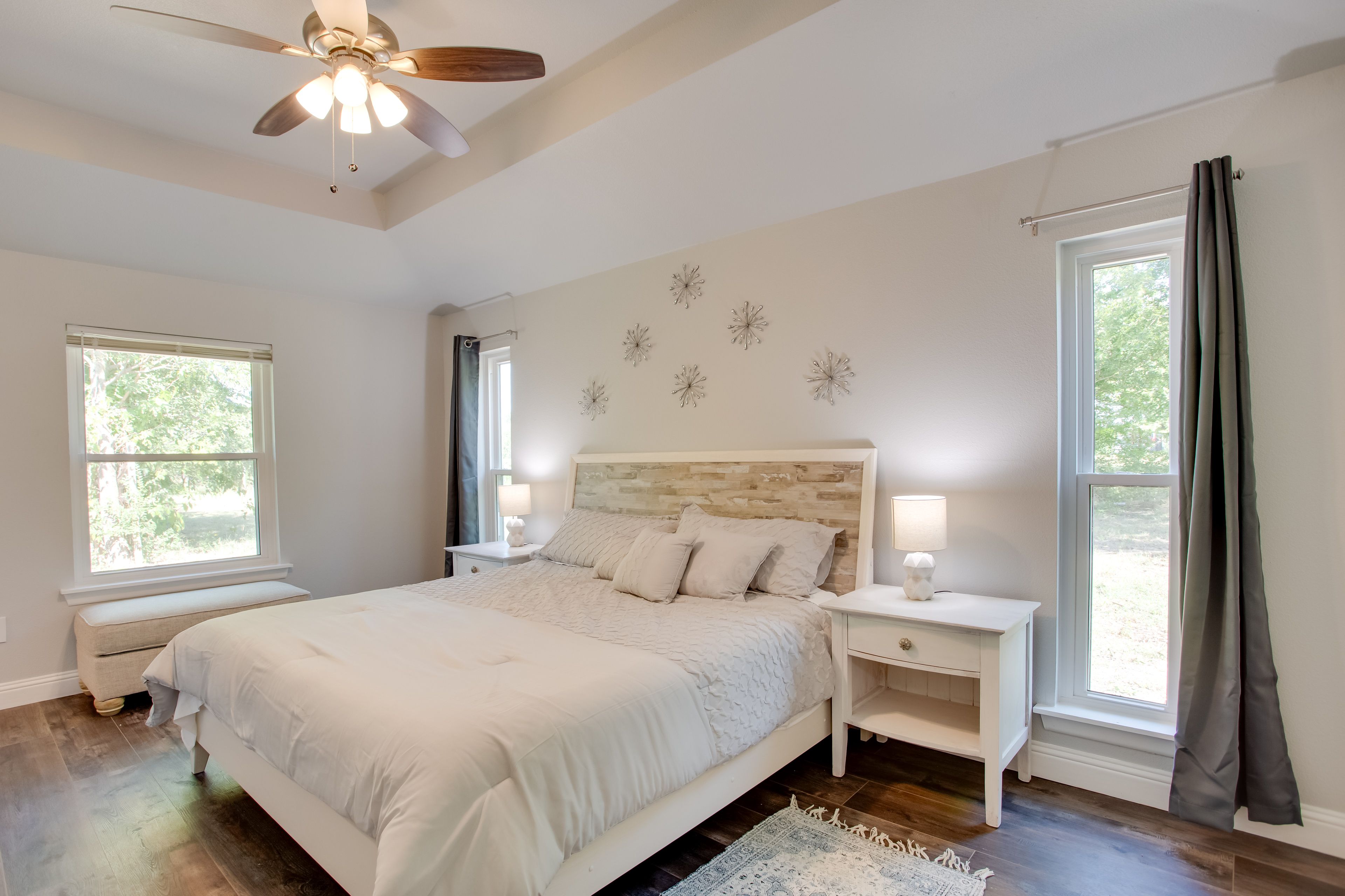 Bedroom 1 | King Bed | Linens & Towels Provided