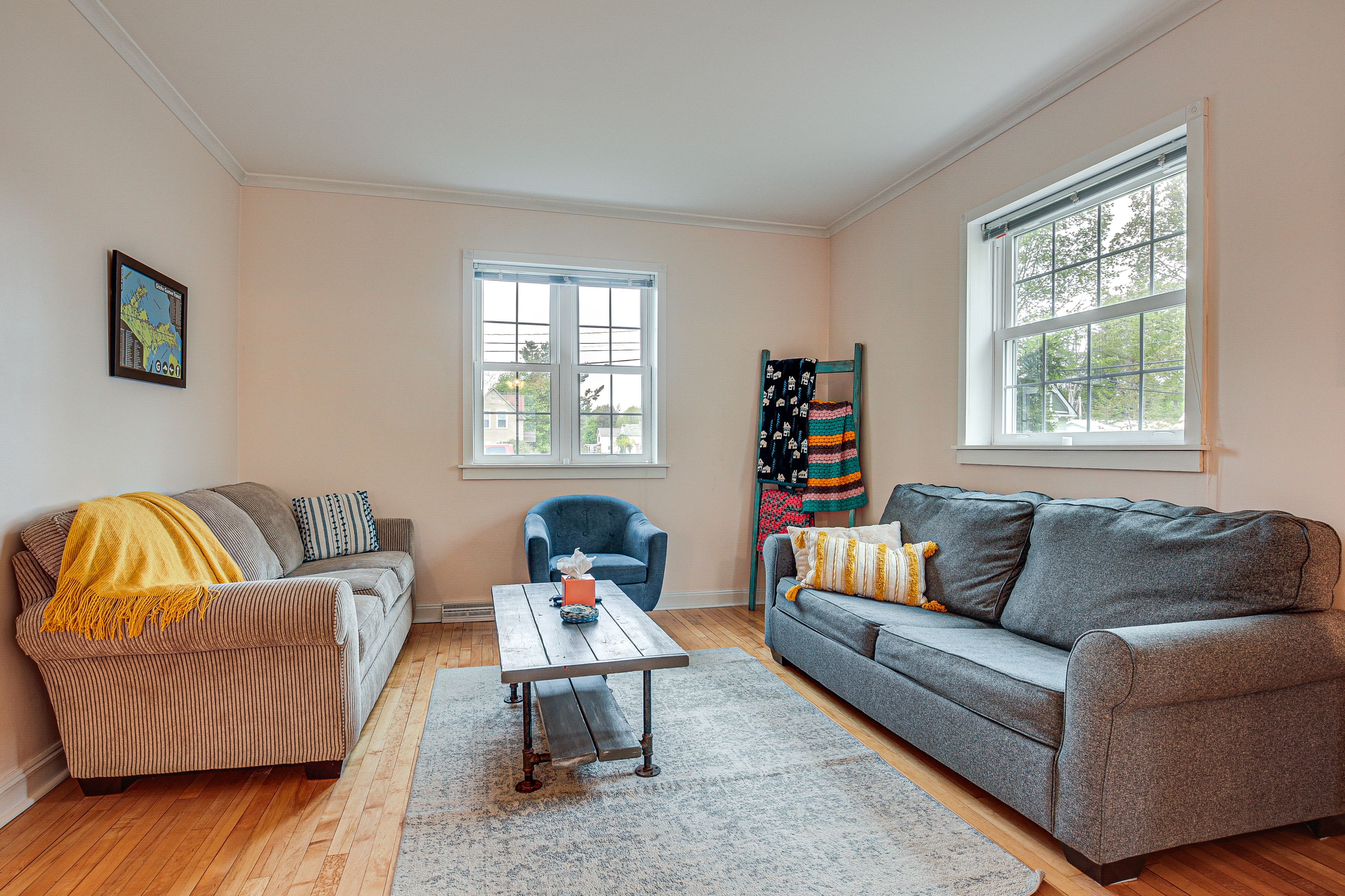 Living Room | 1st Floor | Electric Heating | Free WiFi