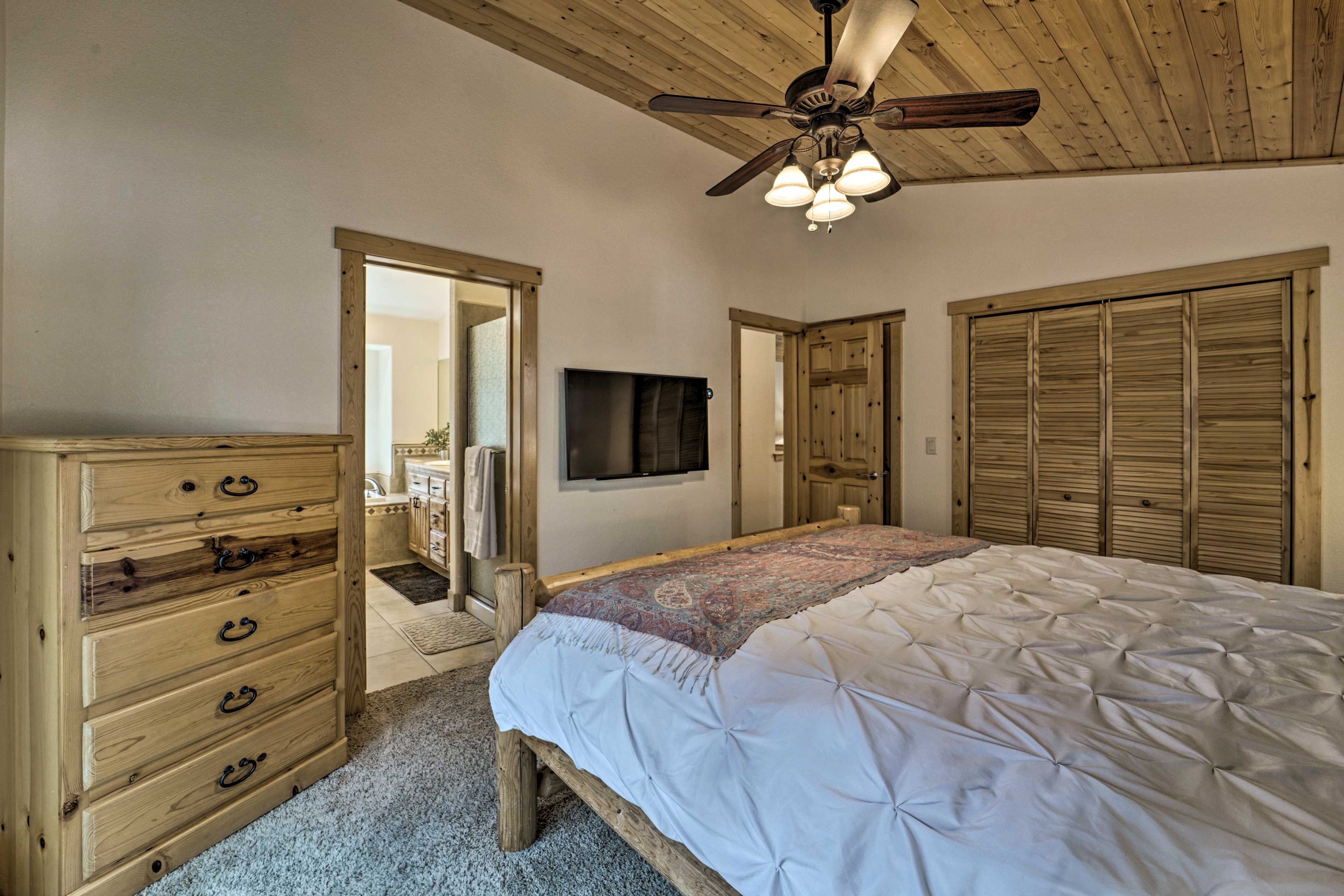 Bedroom 1 | Main Level