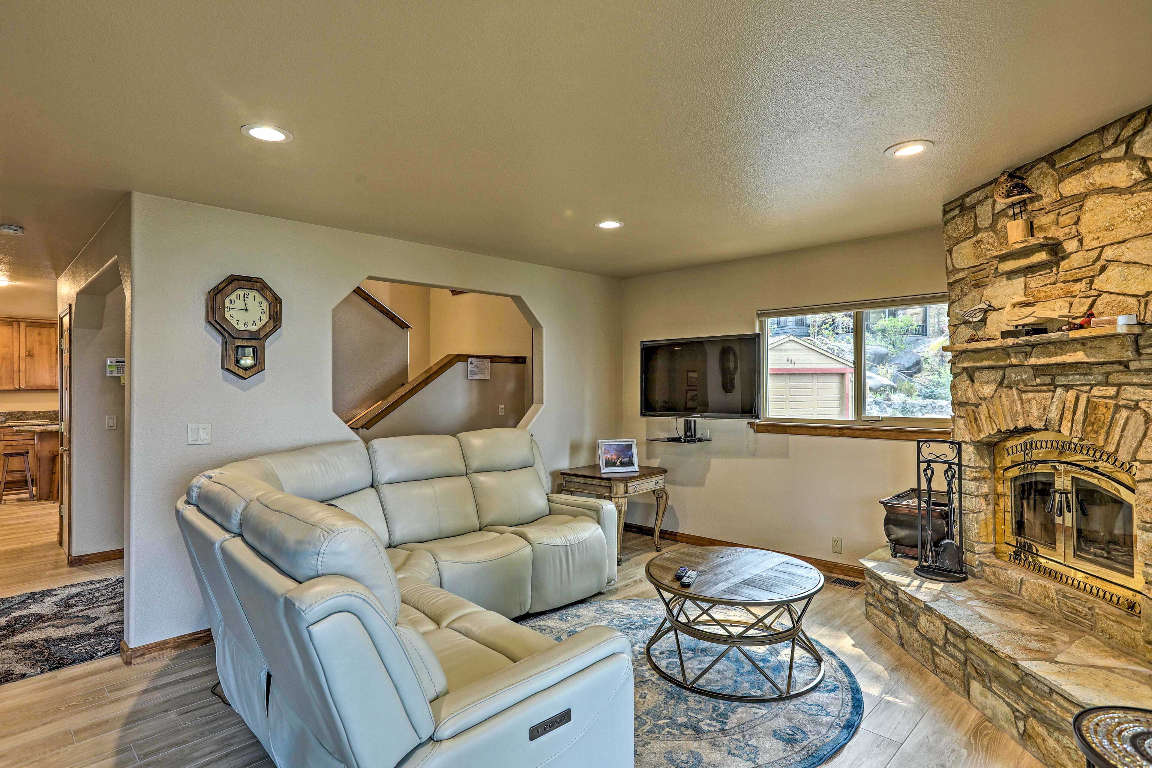 Media Room | Cable TV | Free WiFi