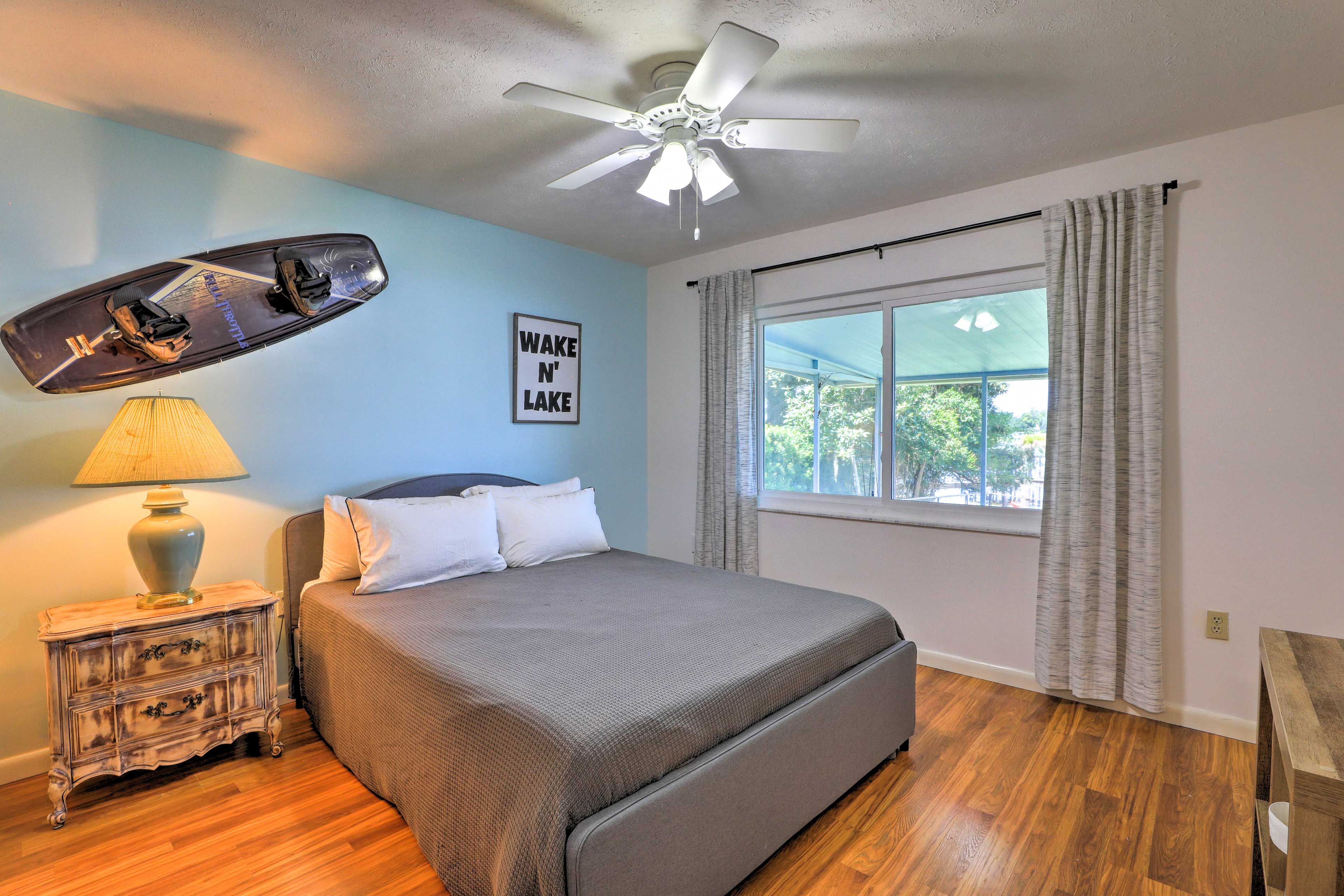 Bedroom 2 | Queen Bed