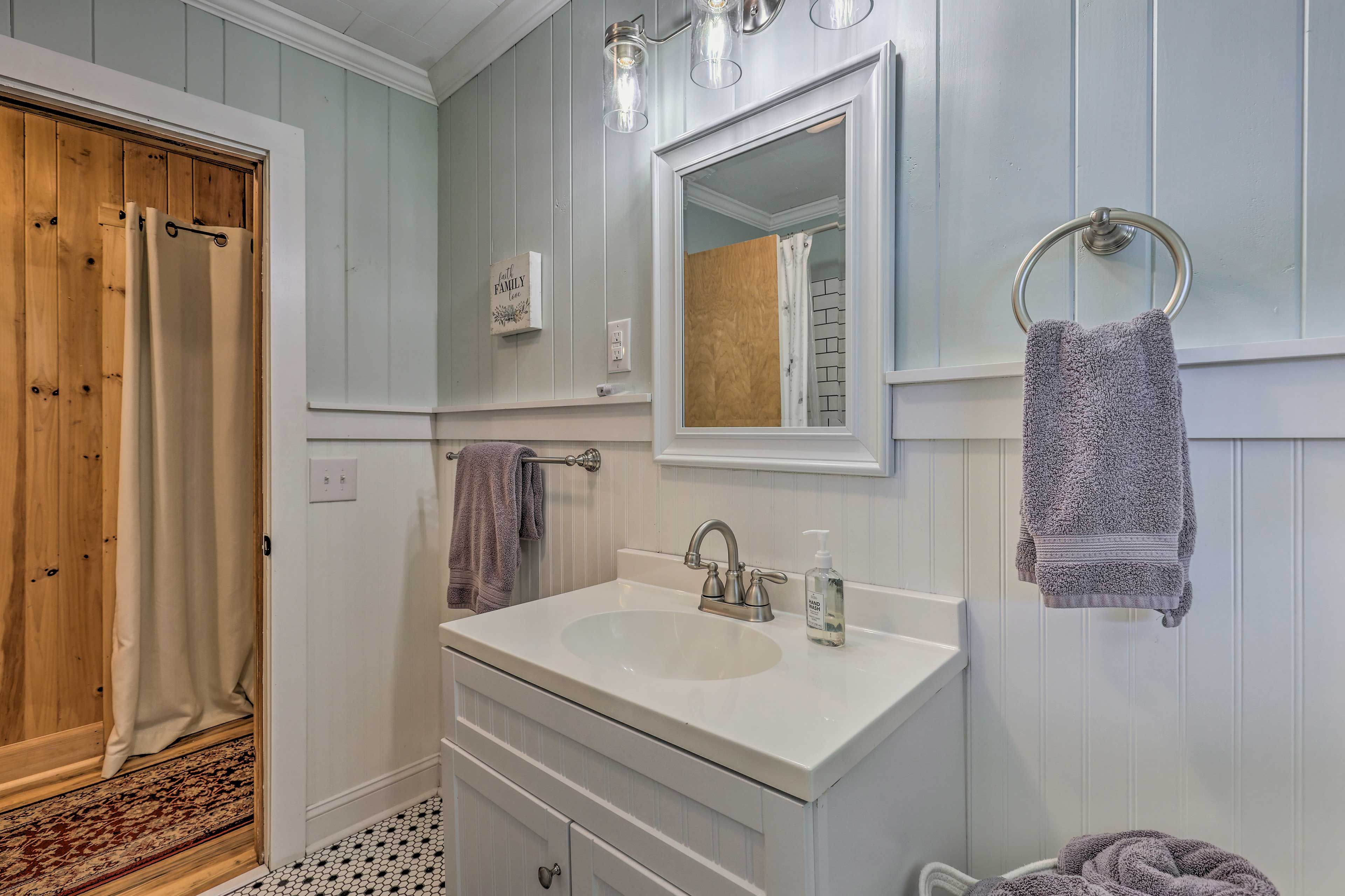 Full Bathroom