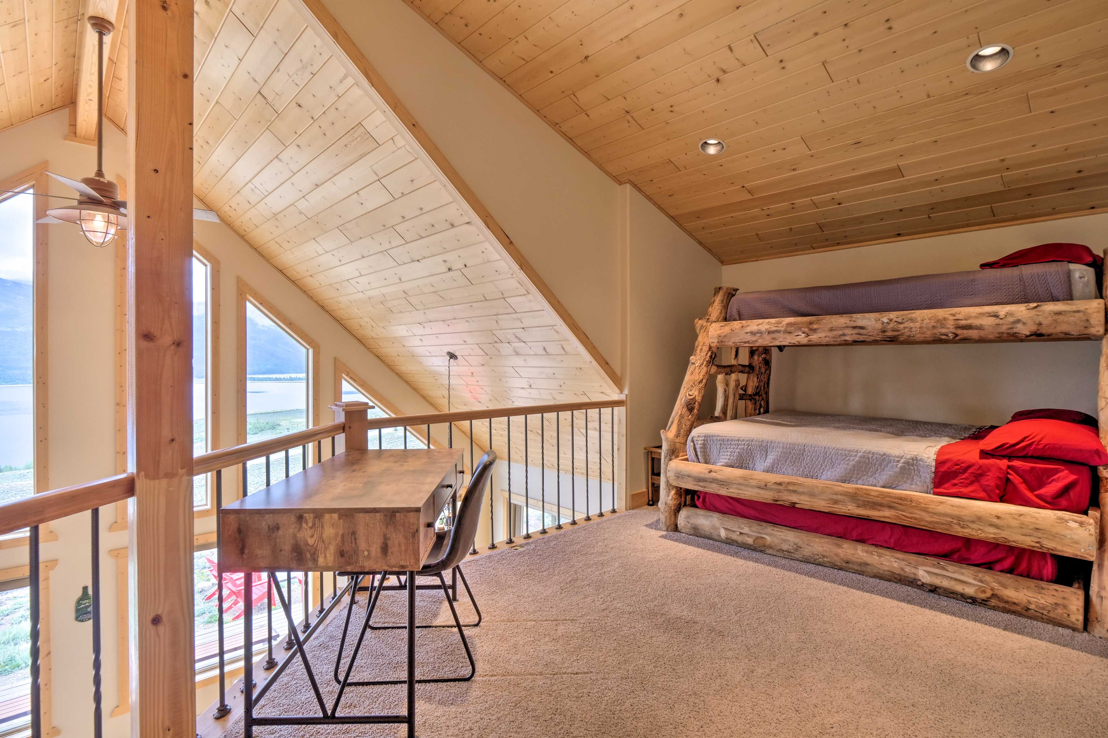 Open Loft | Twin/Full Bunk Bed w/ Twin Trundle | Workspace