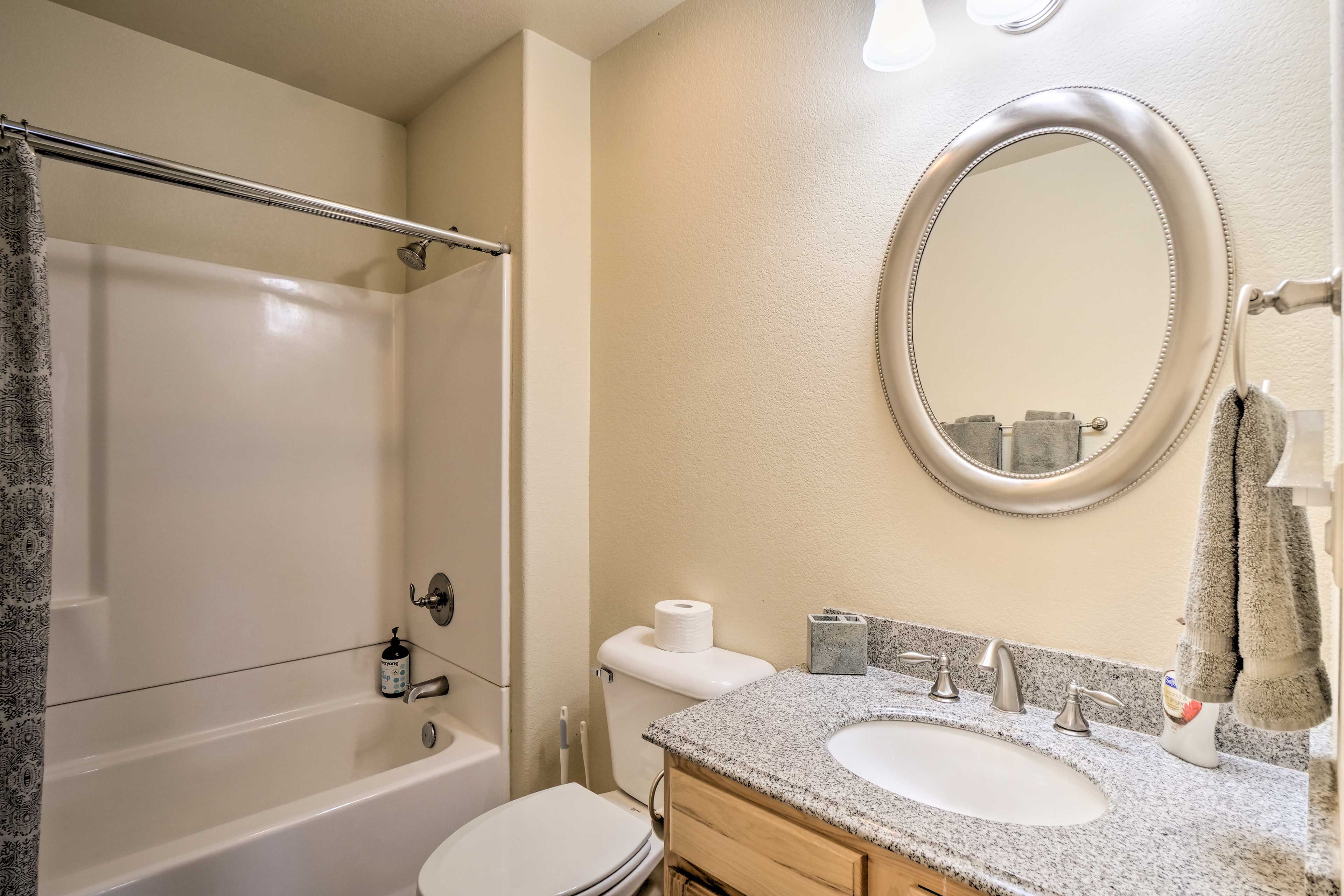 Bathroom | 2nd Floor