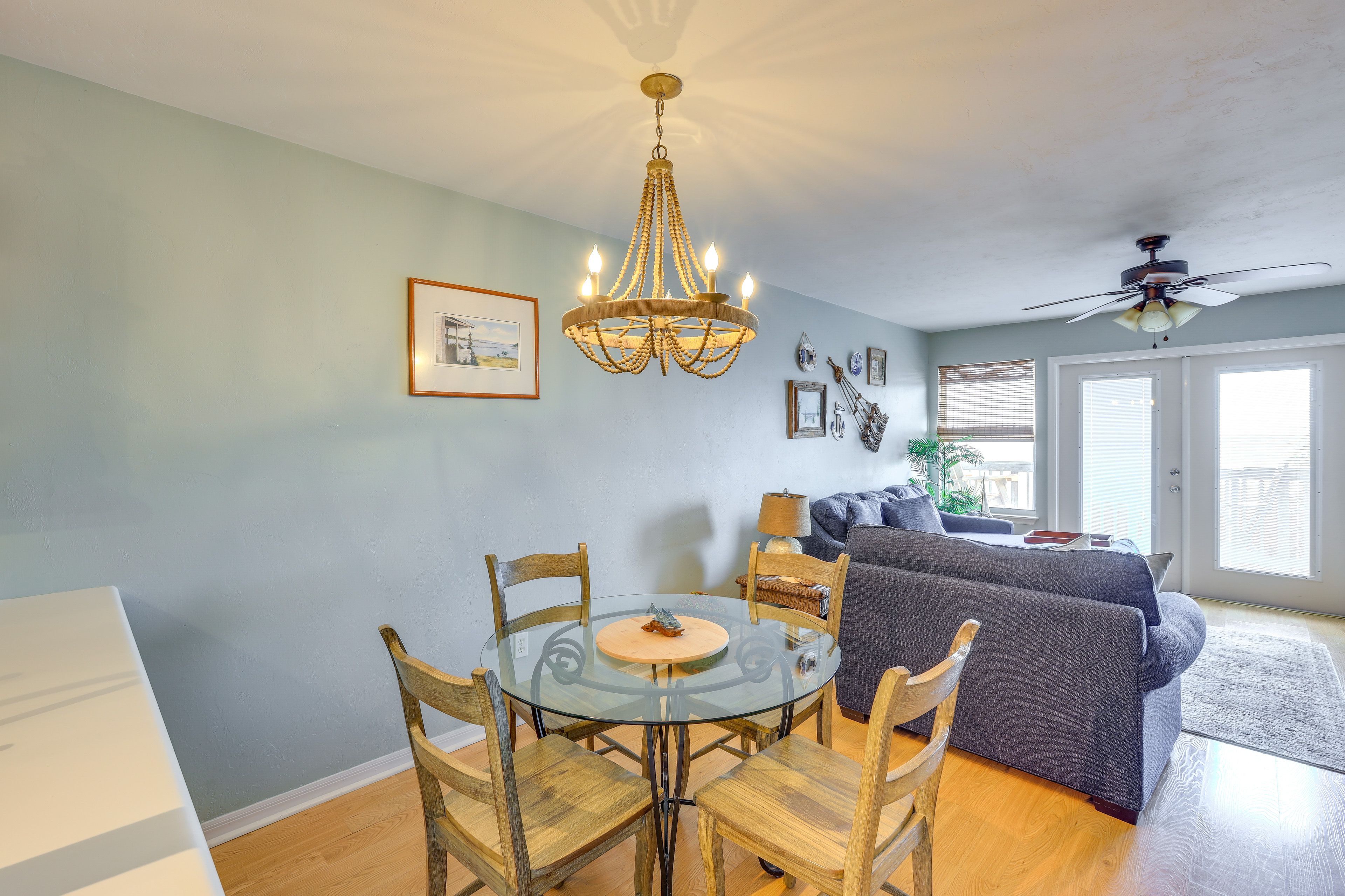 Dining Table | Dishware Provided