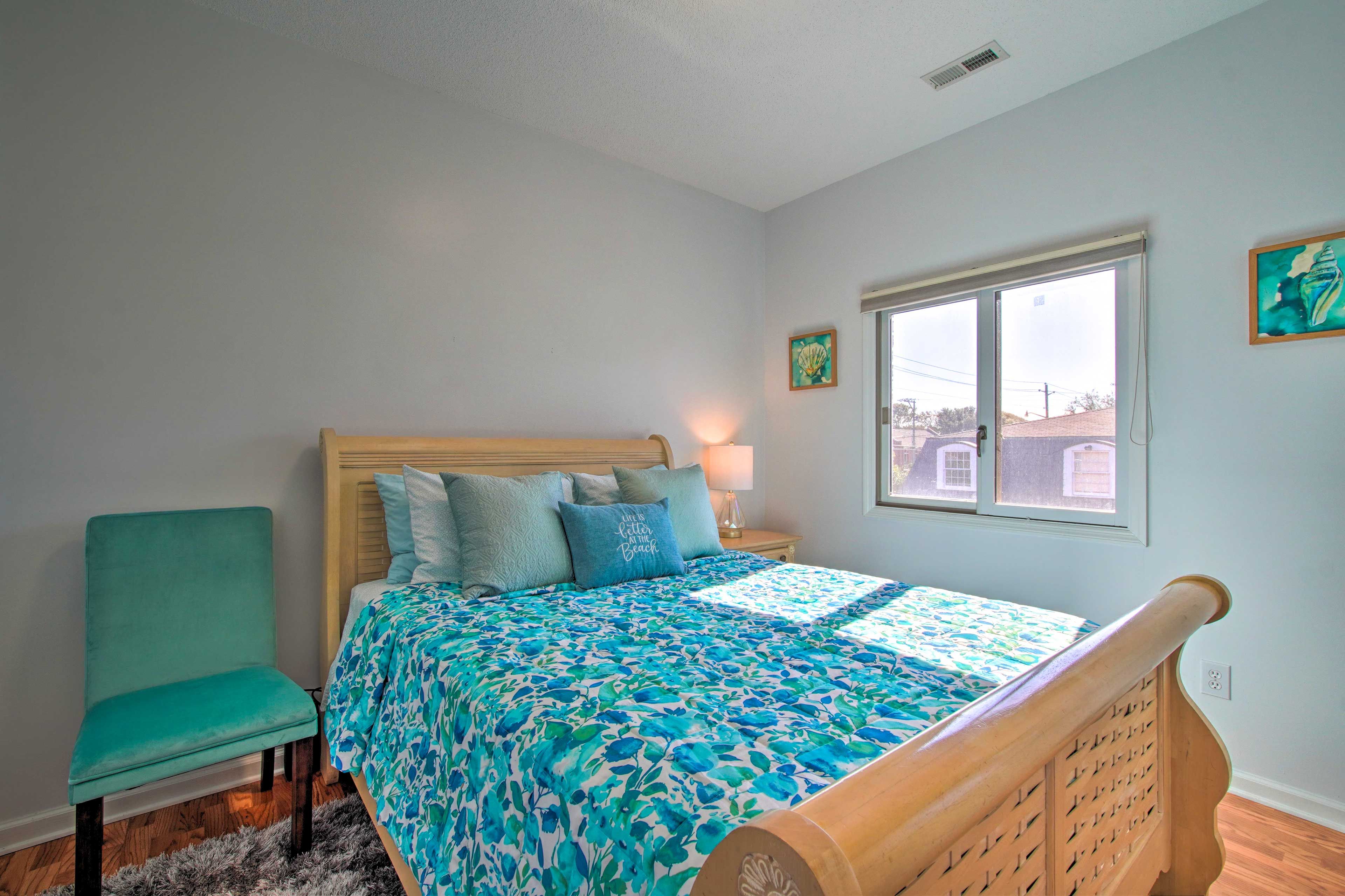 Bedroom 2 | Queen Bed | En-Suite Bathroom