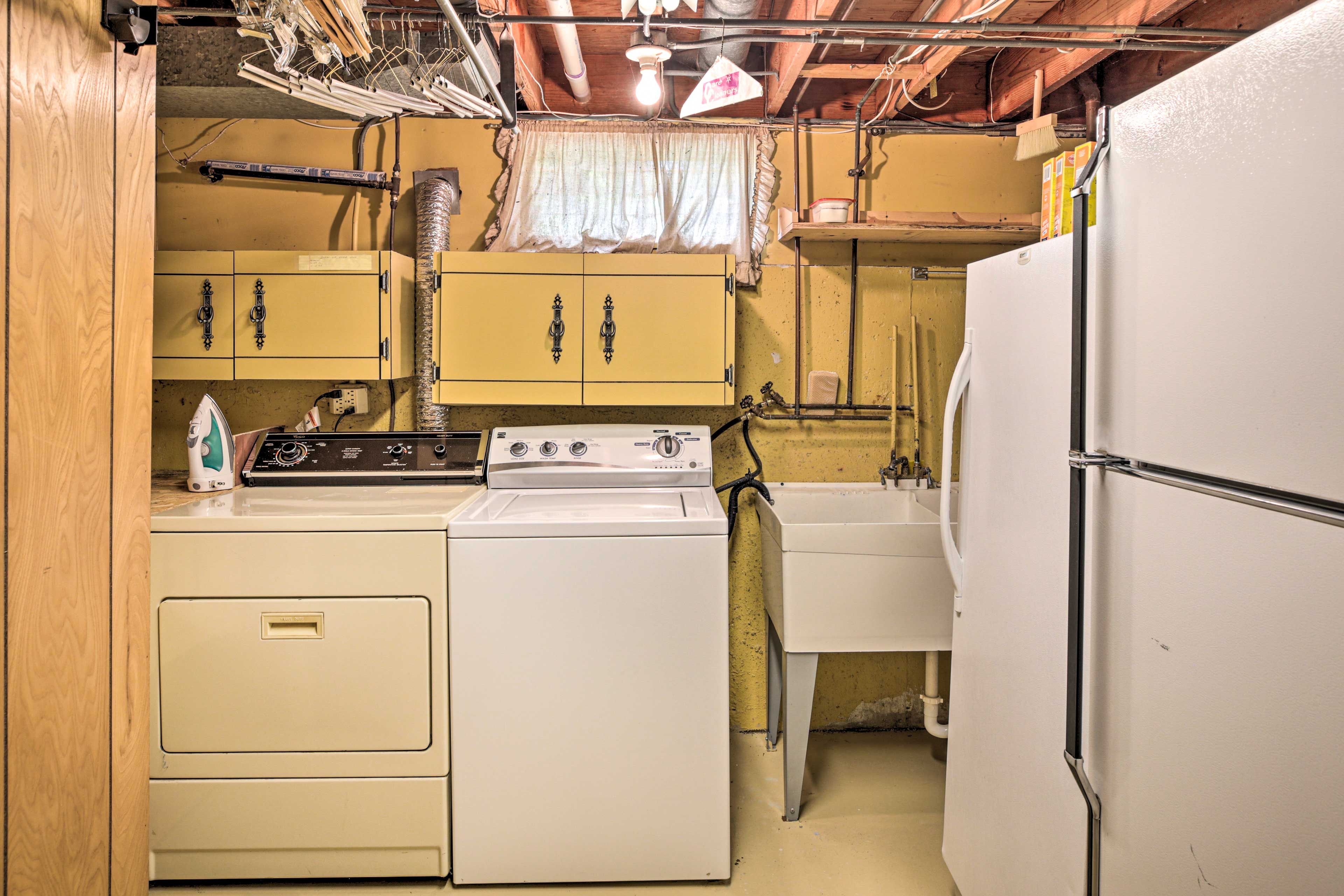 Lower Level | Washer & Dryer