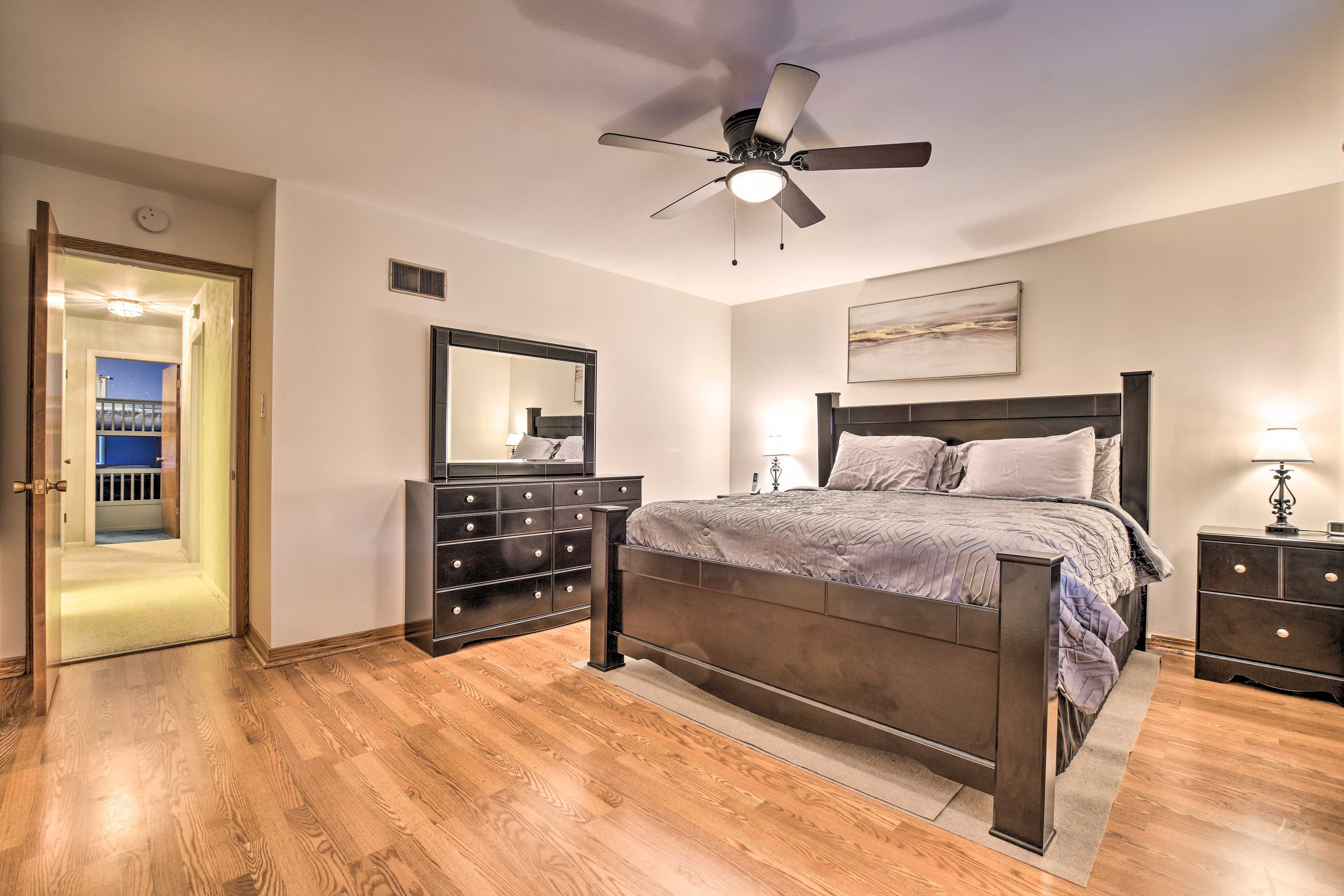 Bedroom 1 | King Bed