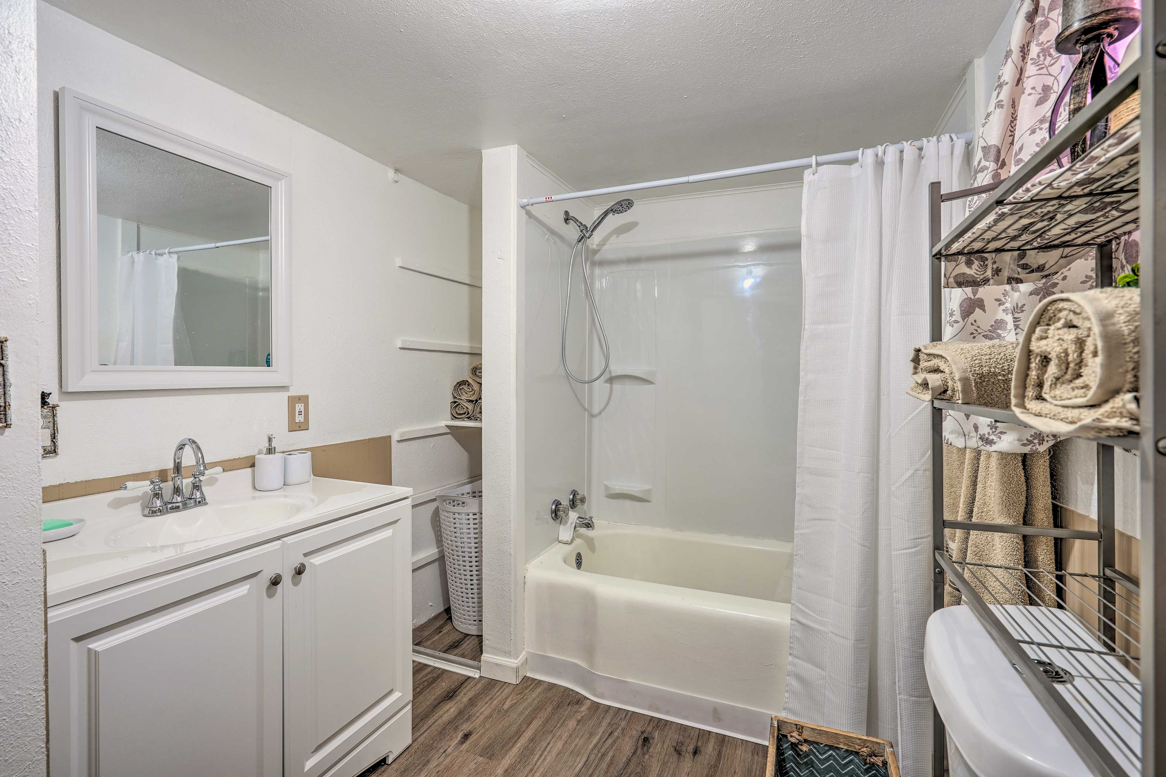 Bathroom | Towels Provided | Complimentary Toiletries | Hair Dryer