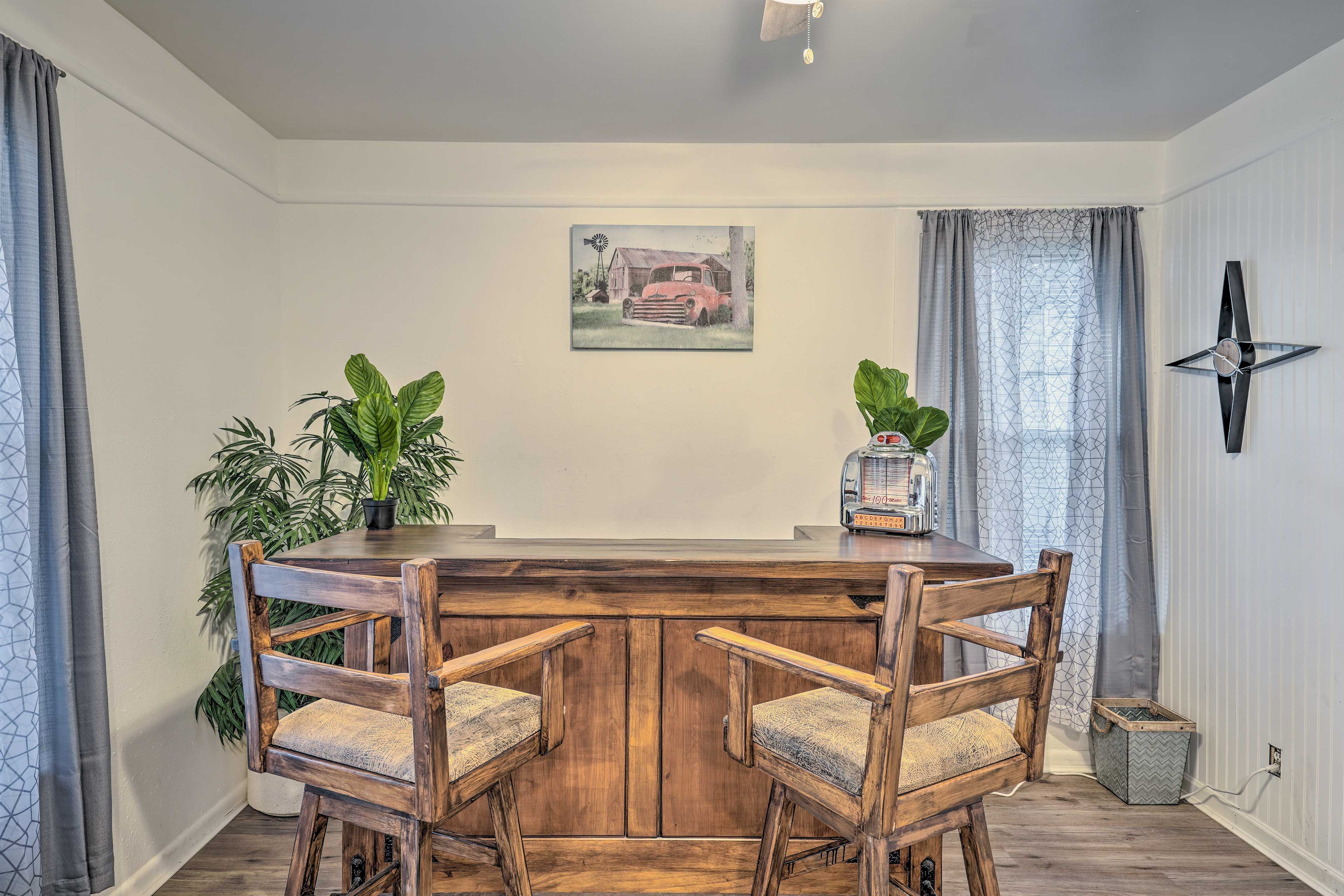 Living Room | Bar