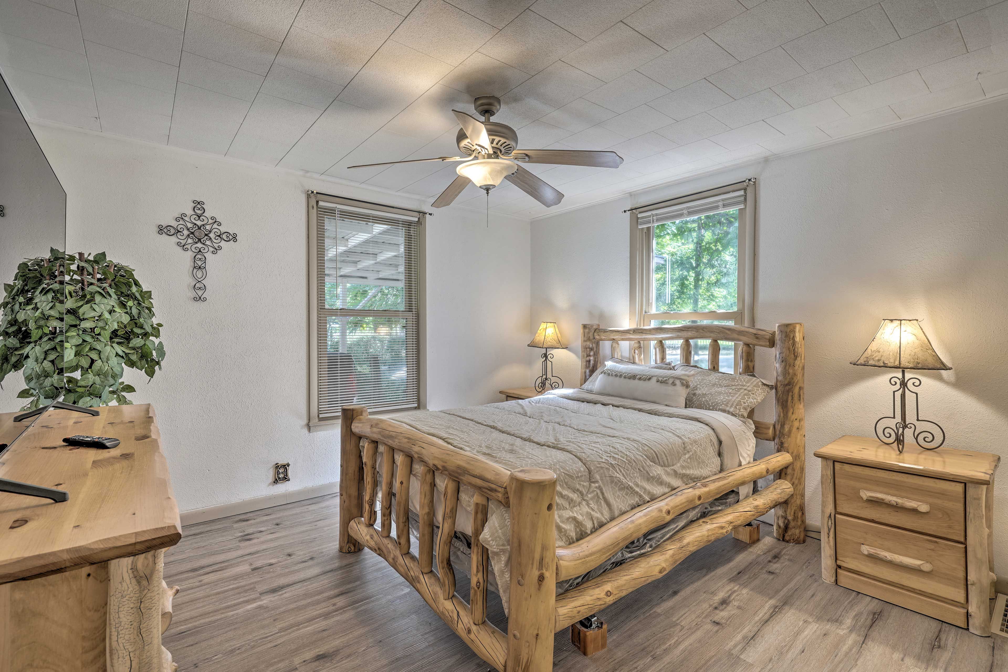 Bedroom 1 | Queen Bed | Linens Provided