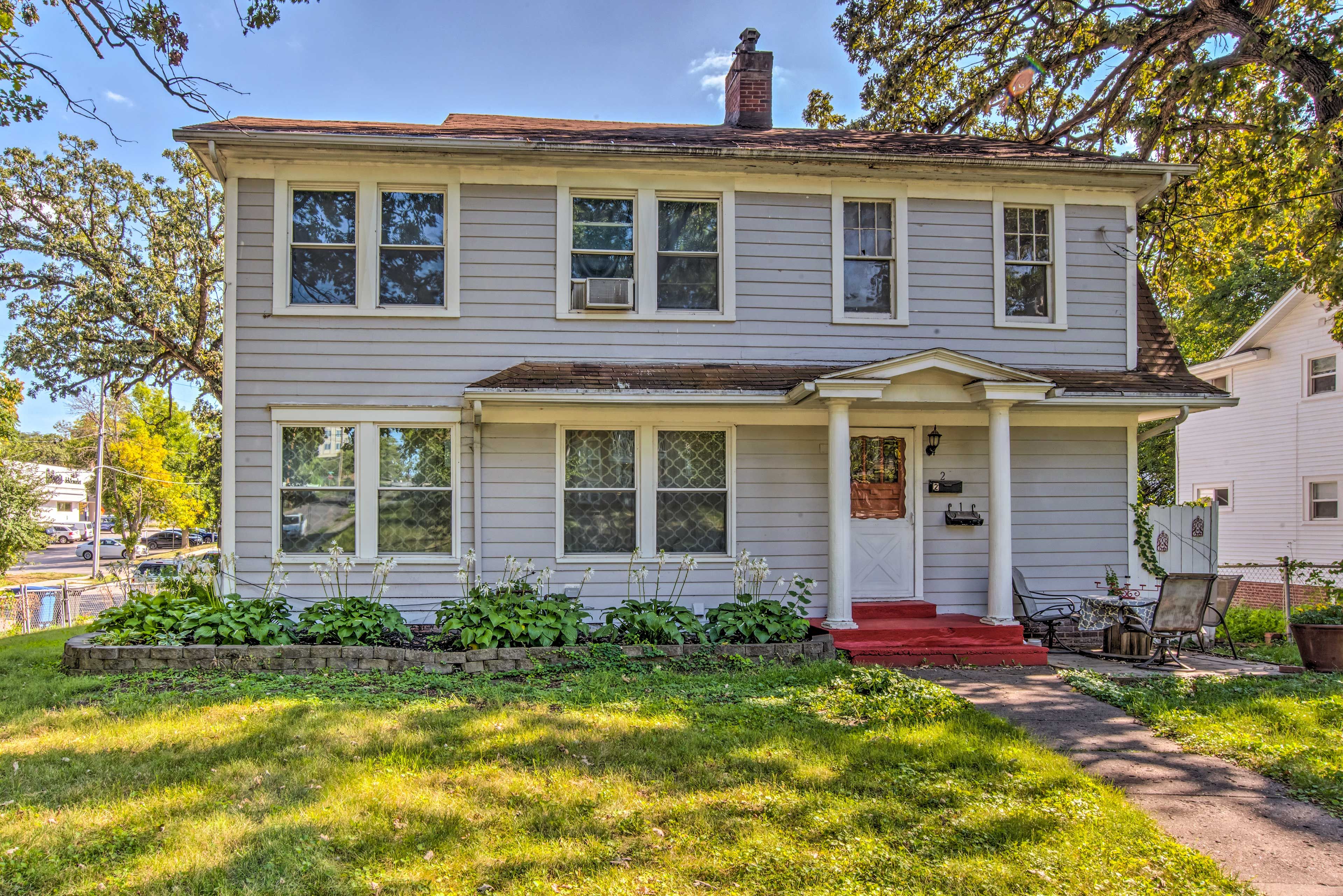 Des Moines Vacation Rental | 3BR | 1BA | 1,172 Sq Ft | Steps Required To Access