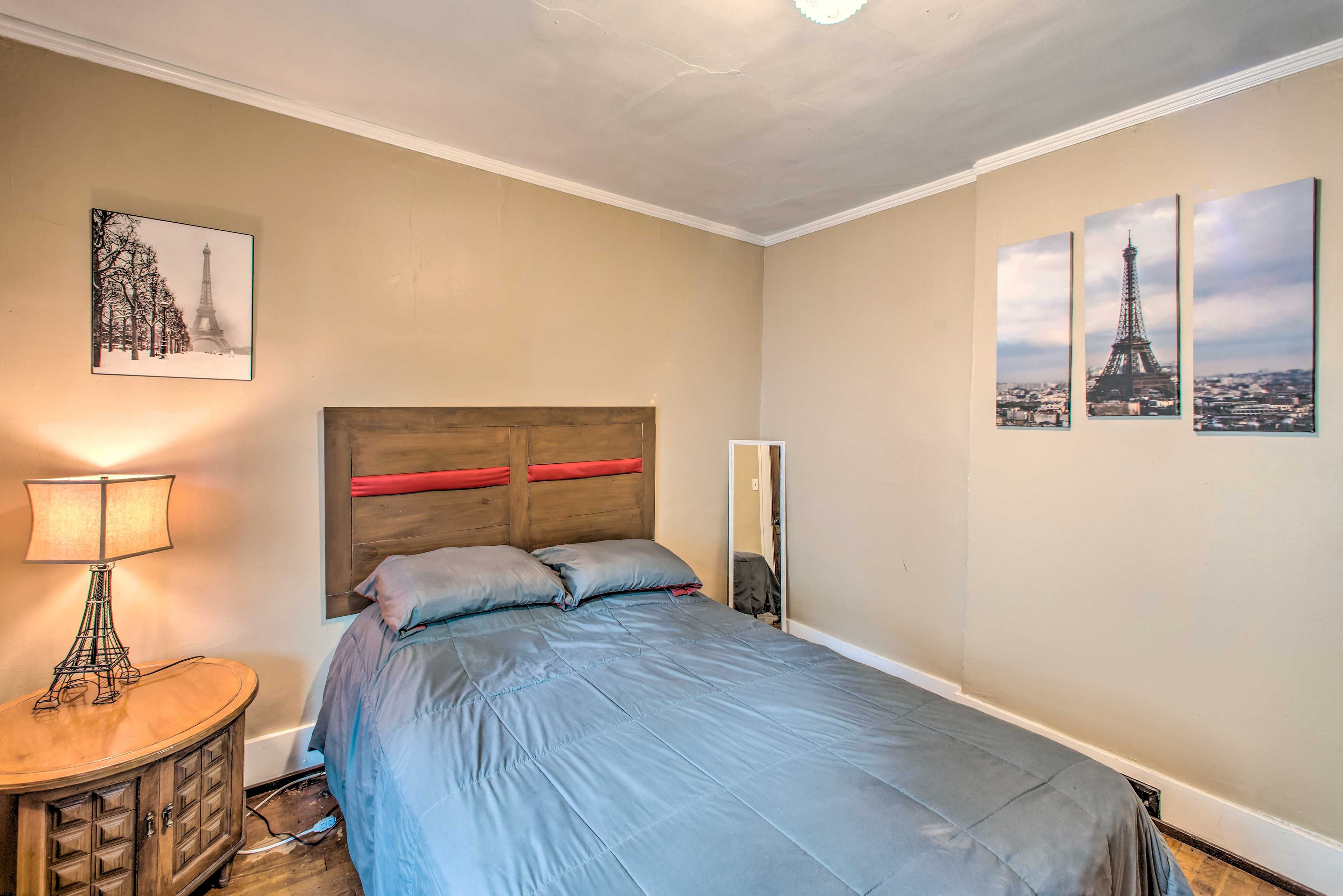 Bedroom 1 | Queen Bed